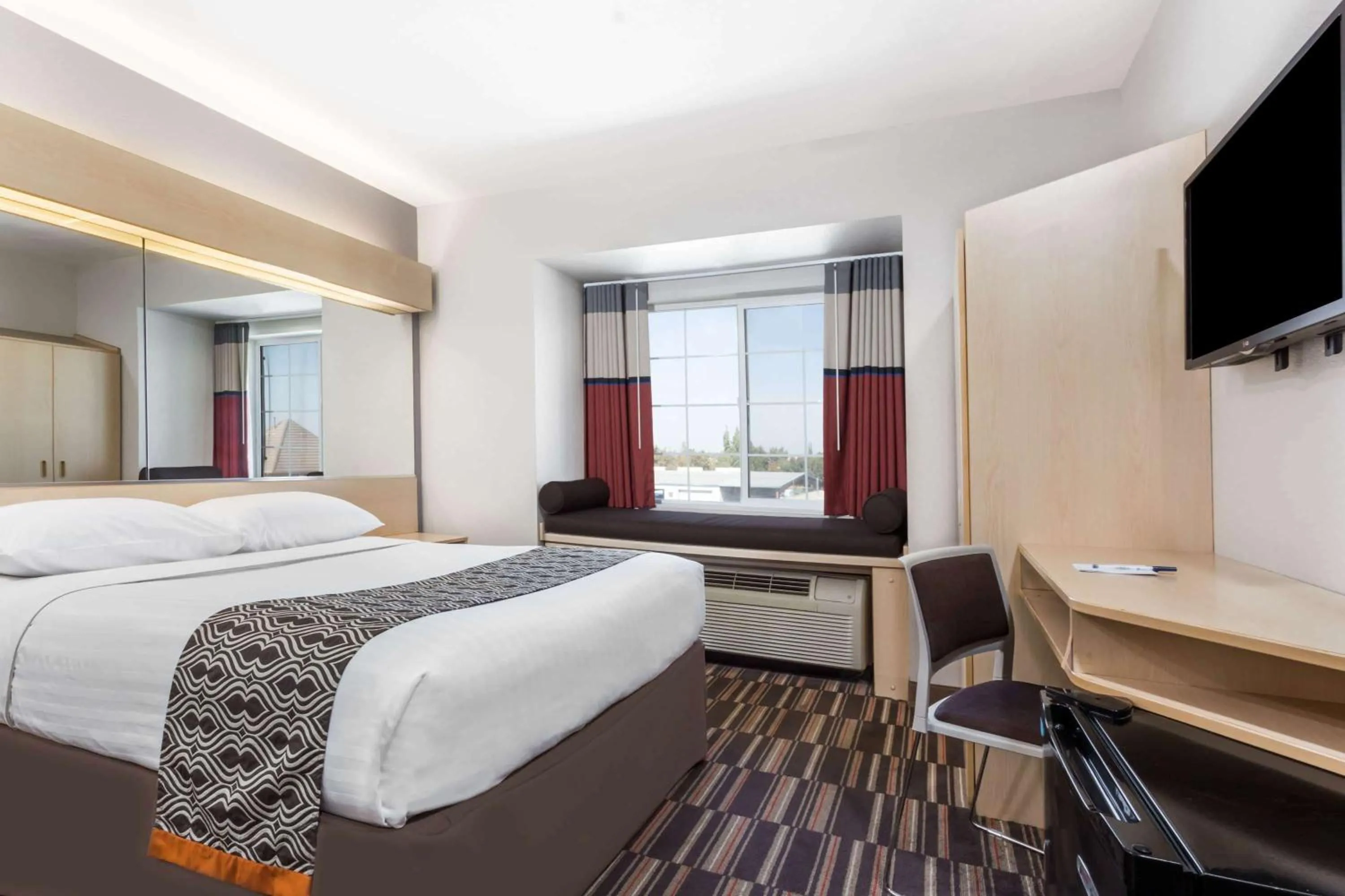 Queen Room - Non-Smoking in Microtel Inn & Suites Modesto