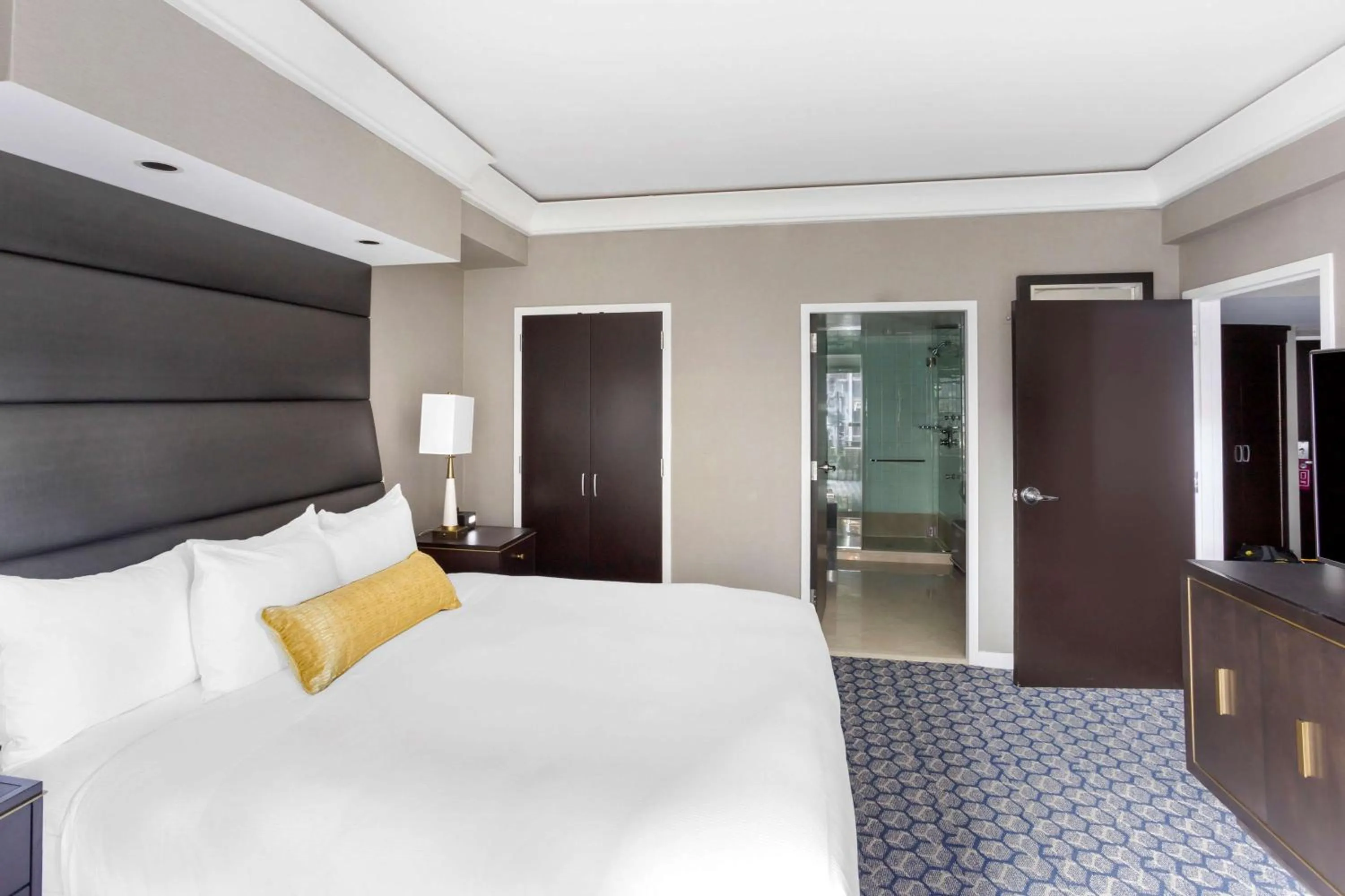 One-Bedroom King Suite with Sofa Bed in Hilton Club New York