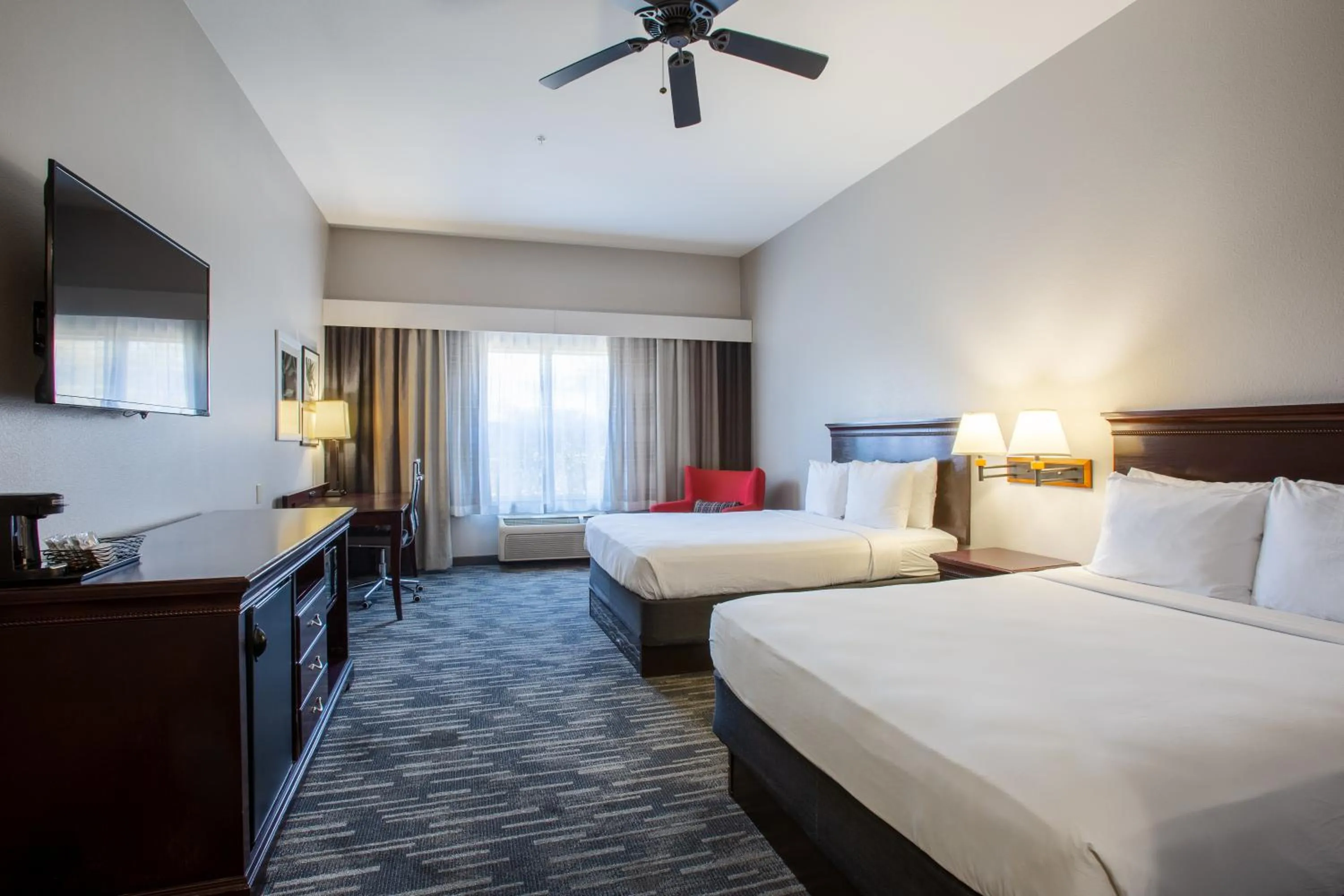 Queen Room with Two Queen Beds in Country Inn & Suites by Radisson, Tucson City Center AZ