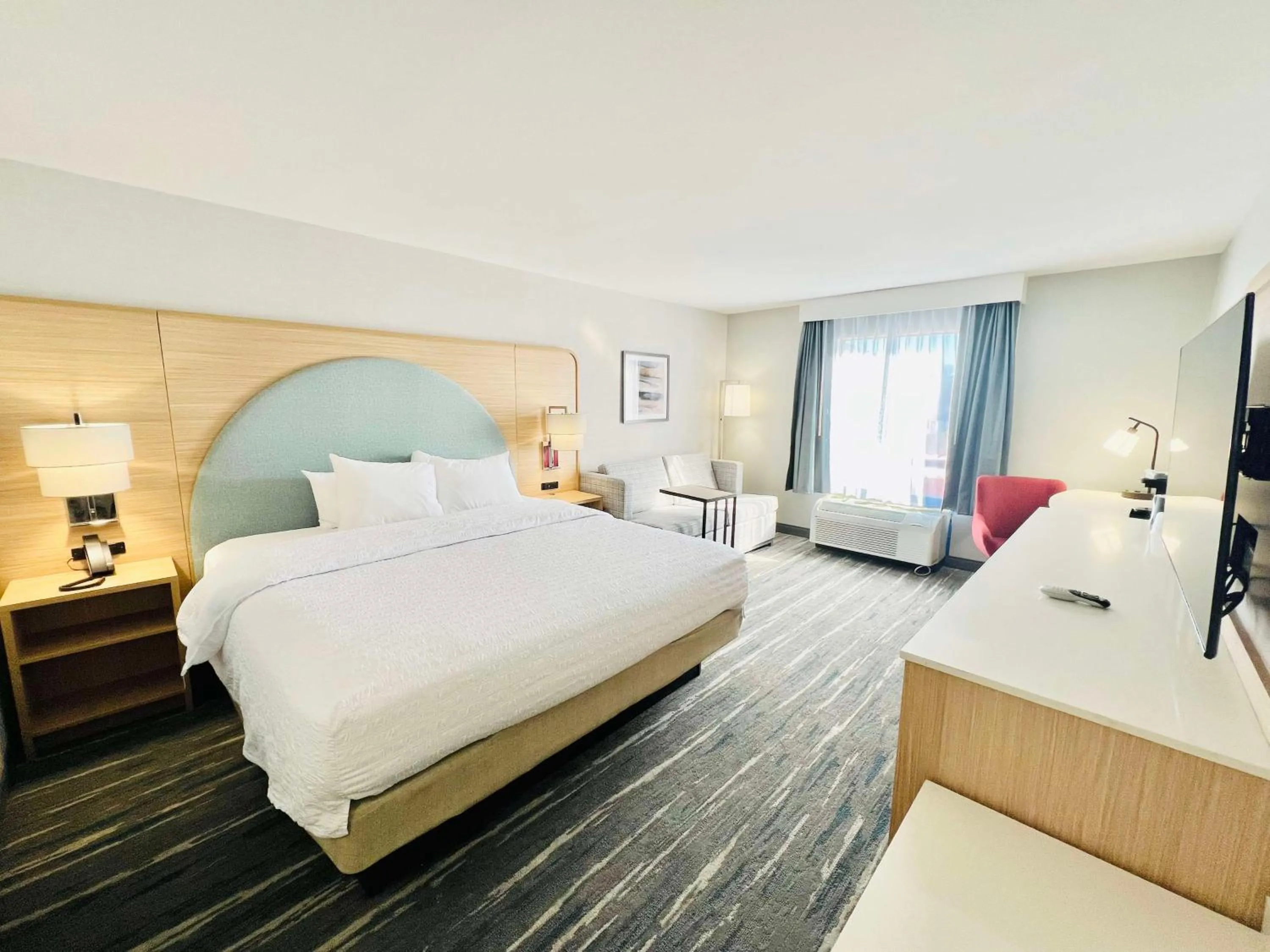 King Room with Sofa Bed and Study - Non-Smoking in Hampton Inn Stony Creek