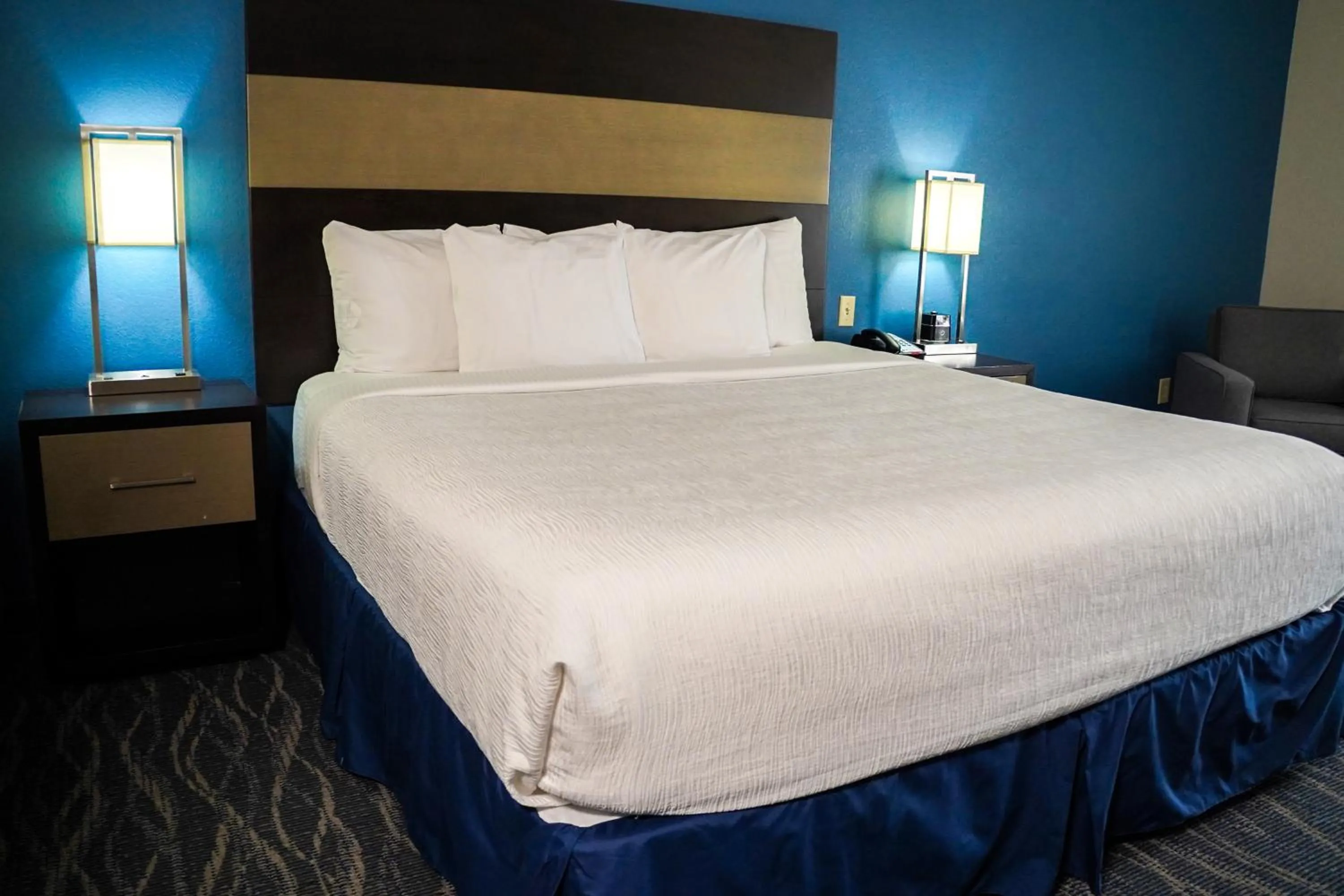 One-Bedroom King Suite - Non-Smoking in La Quinta by Wyndham Phoenix I-10 West
