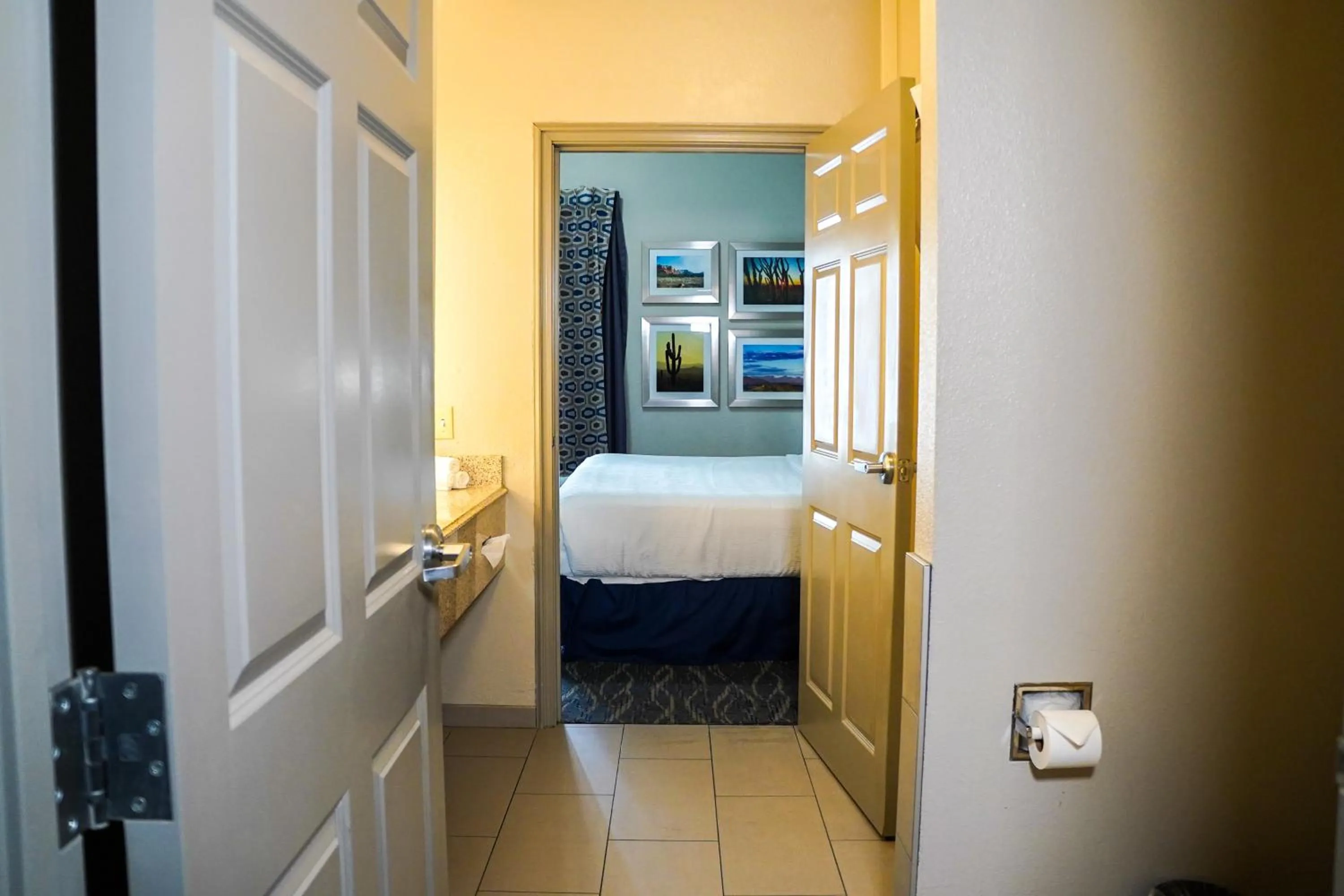 One Bedroom Queen Suite - Non-Smoking in La Quinta by Wyndham Phoenix I-10 West