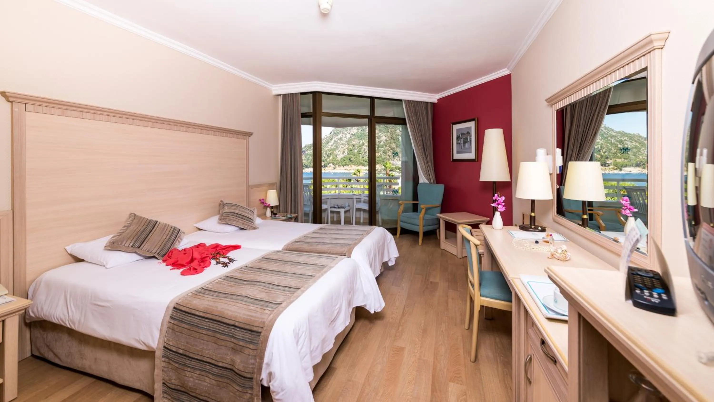 Standard Double or Twin Room with Partial Sea View in Hotel Aqua