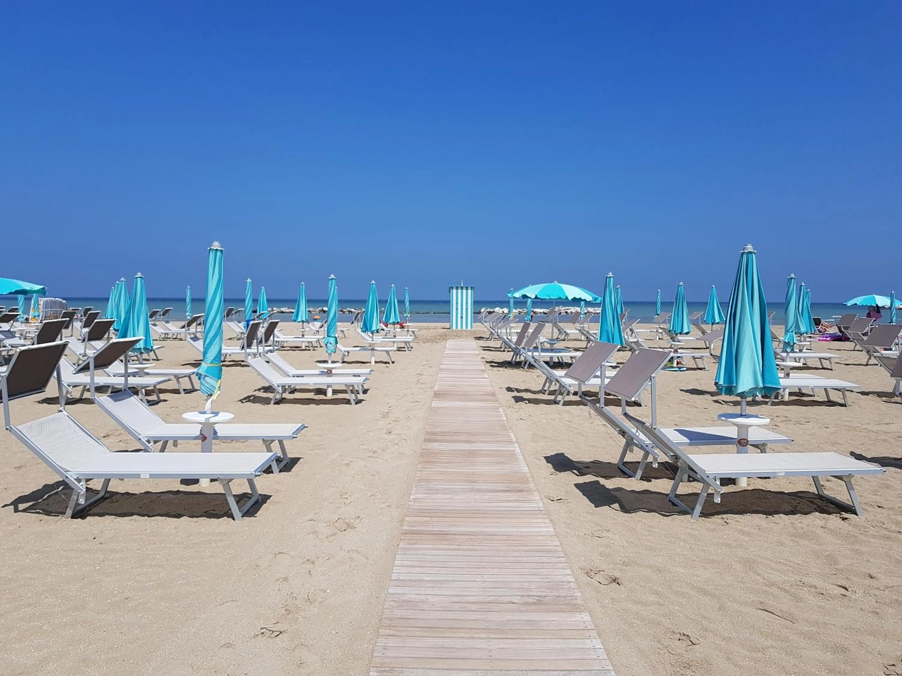 Single Room in Hotel Paloma Beach Front Chiringuitos Time