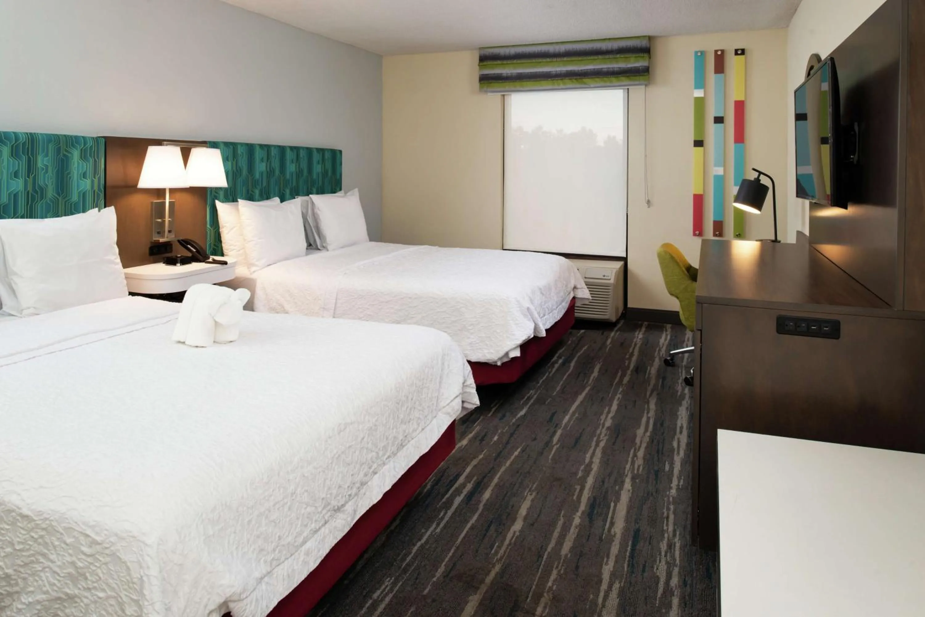Queen Room with Two Queen Beds - Hearing Access/Non-Smoking in Hampton Inn Greensboro Airport