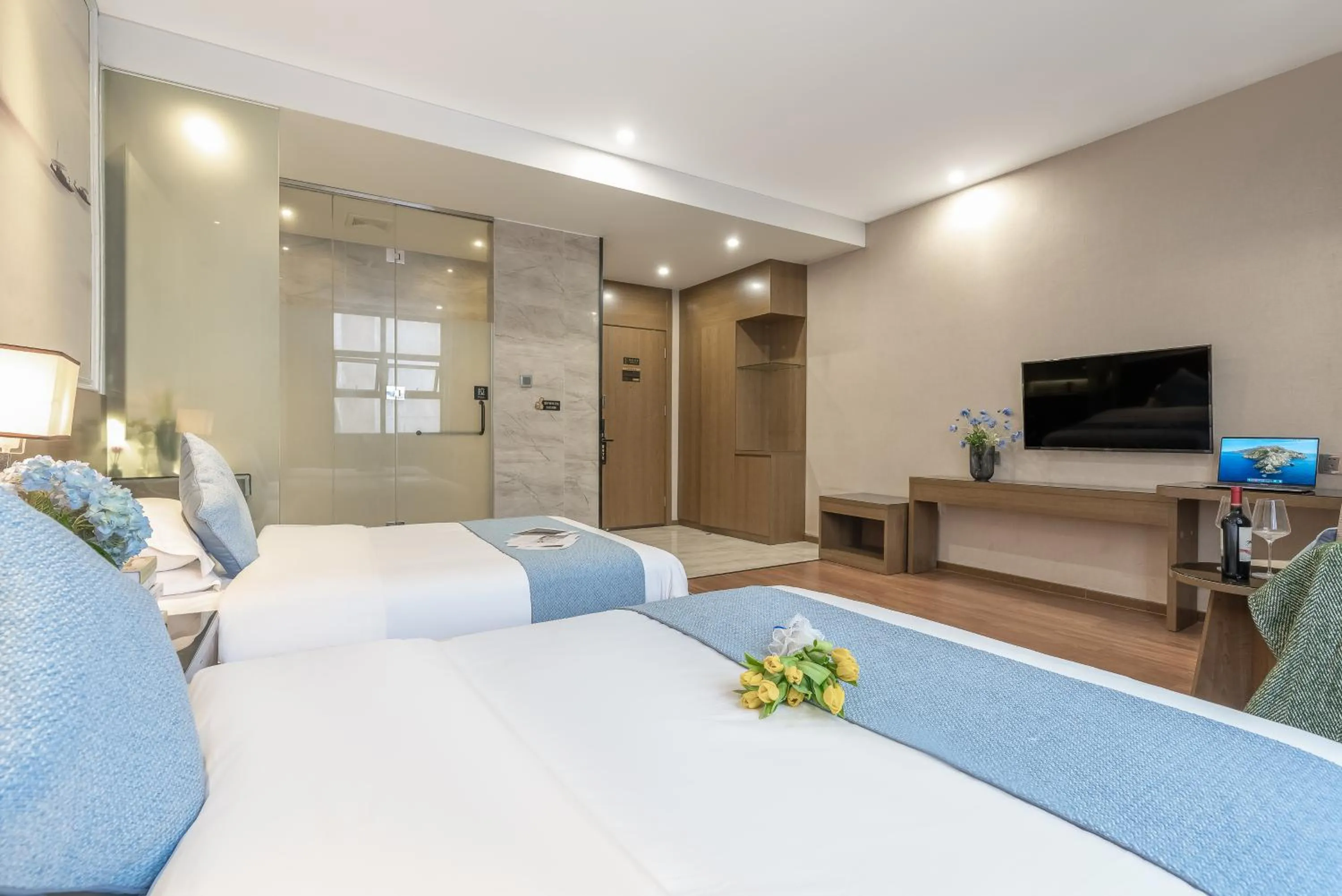 Executive Twin Room in Zhongshan Bafei Hotel