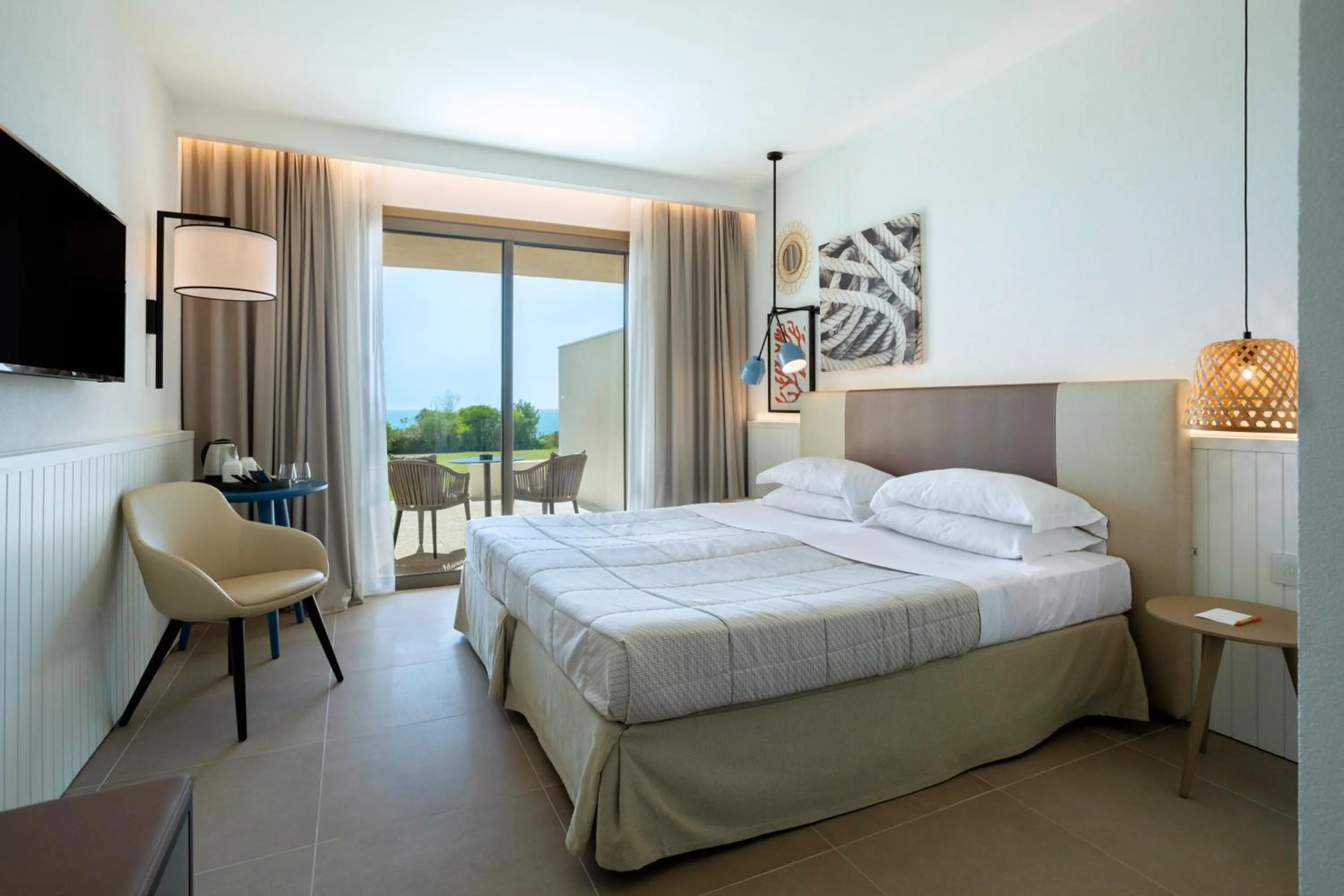 Classic Double Room with Sea View in Mangia's Torre Del Barone Resort & SPA