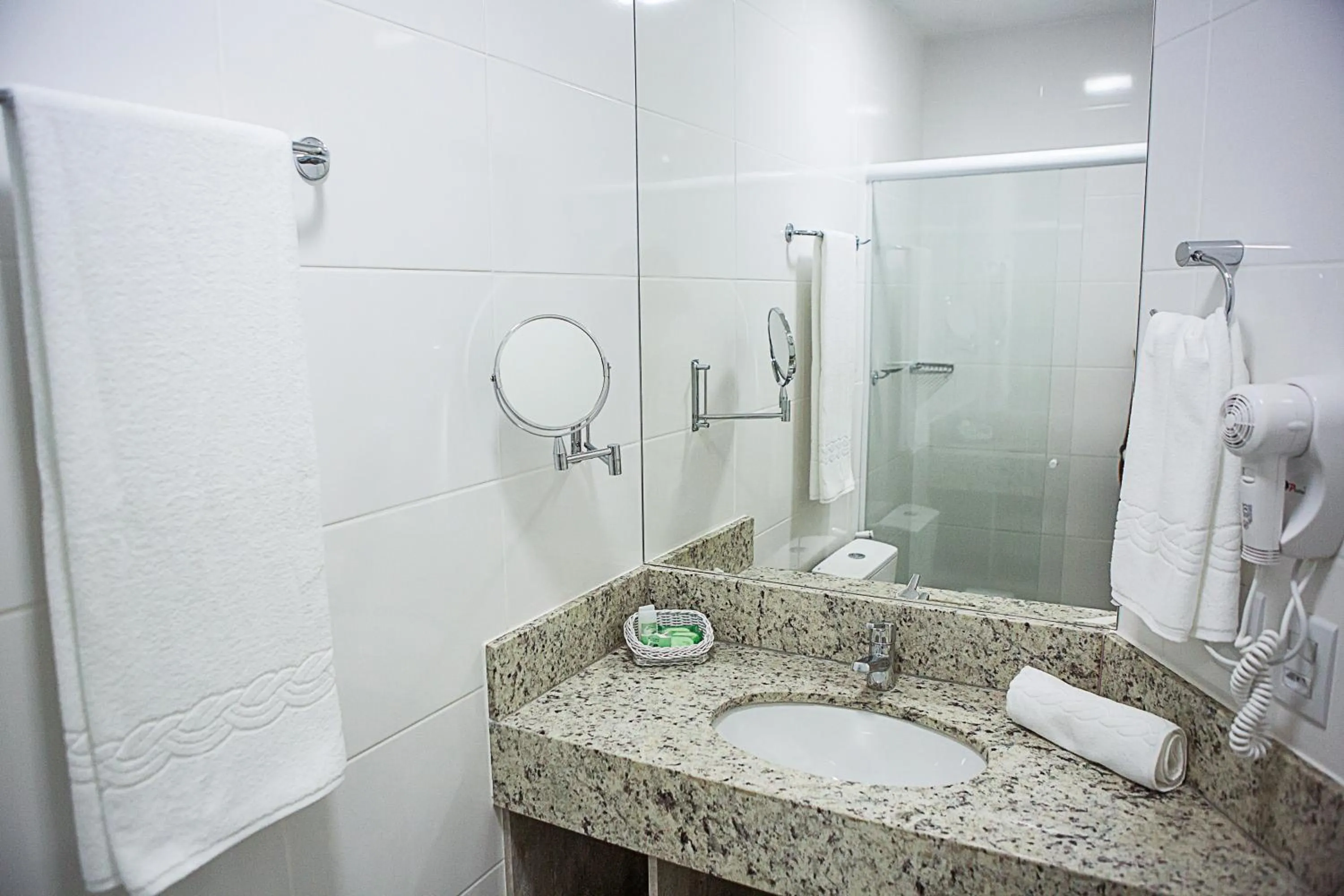 Double or Twin Room with Balcony - single occupancy in Bristol Viçosa Hotel