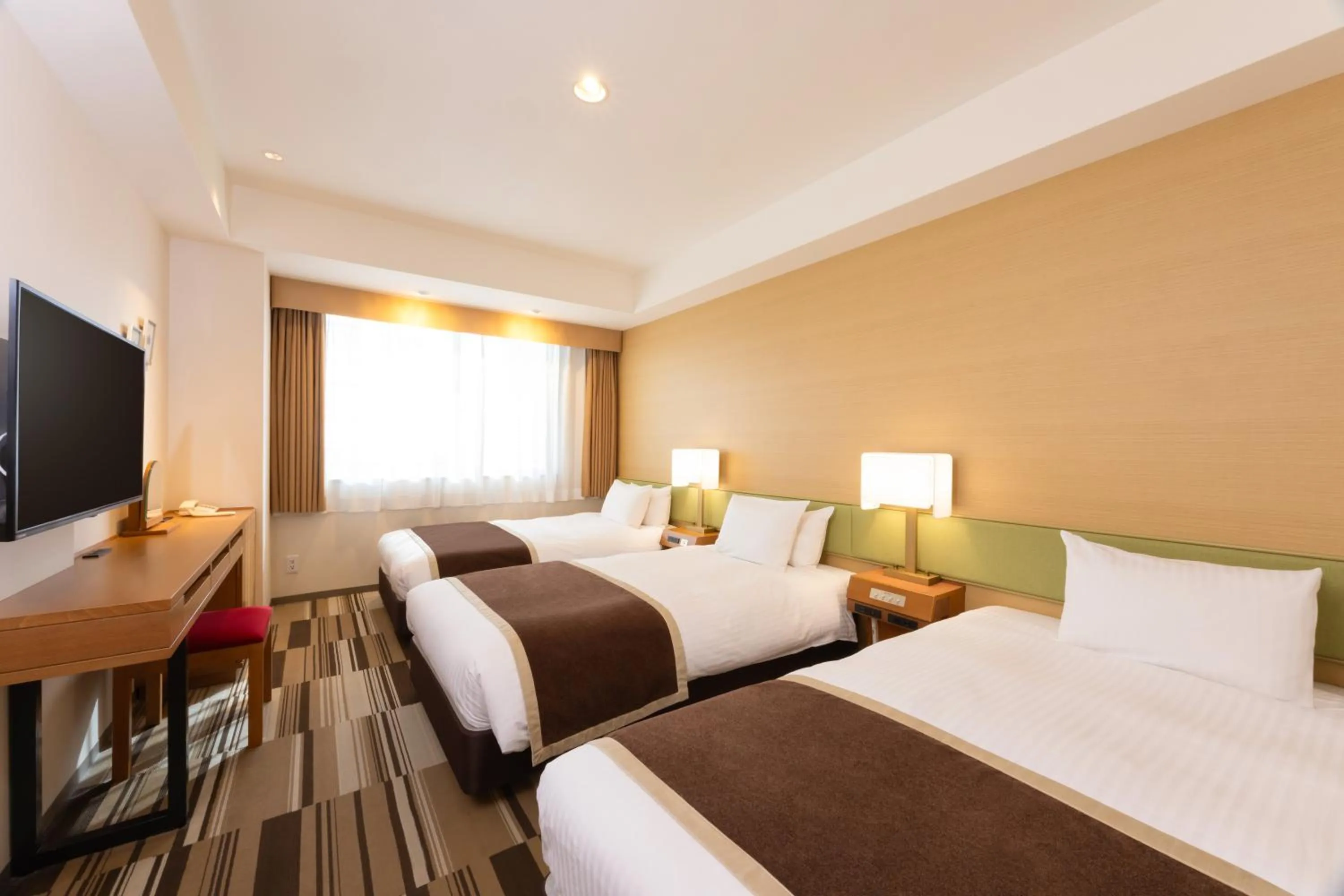 Standard Triple Room - Non-Smoking in Hotel the Lutheran