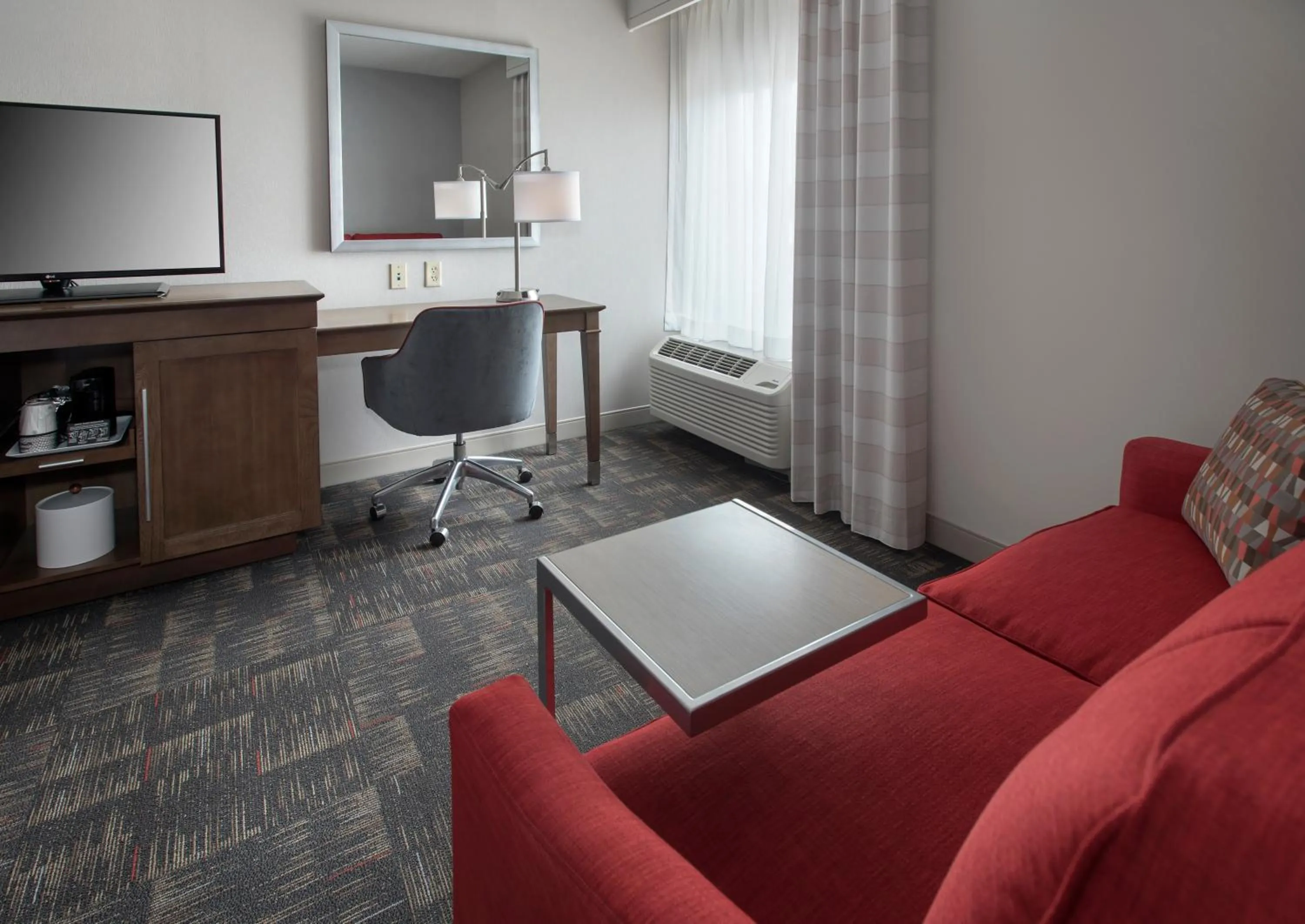 King Room with Sofa Bed and Study - Non-Smoking in Hampton Inn Boston Logan Airport