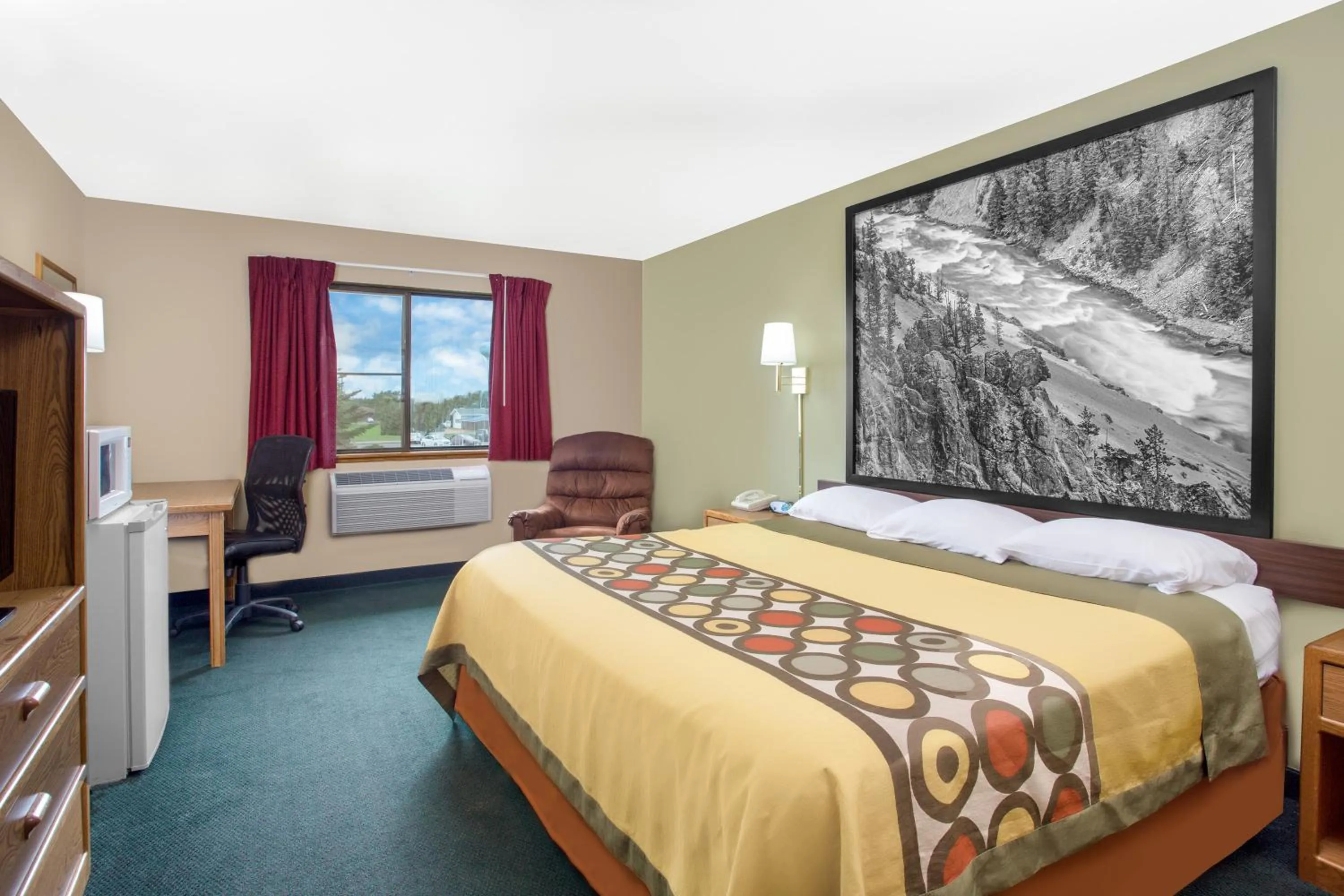 King Room- Non-Smoking in Super 8 by Wyndham Antigo
