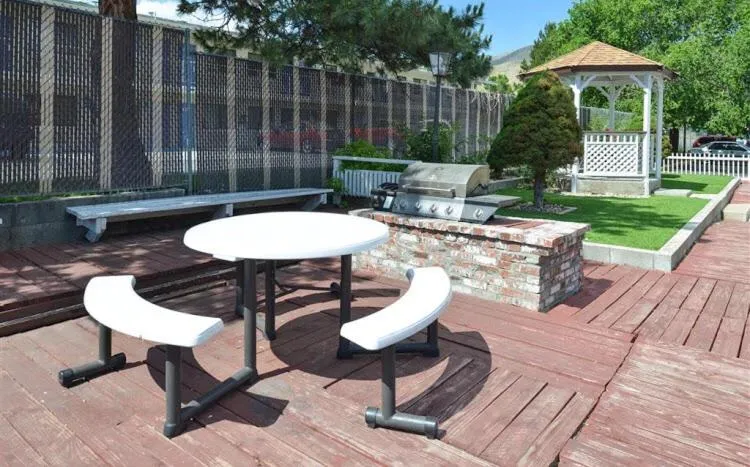 Queen Room with Two Queen Beds in Americas Best Value Inn - Carson City