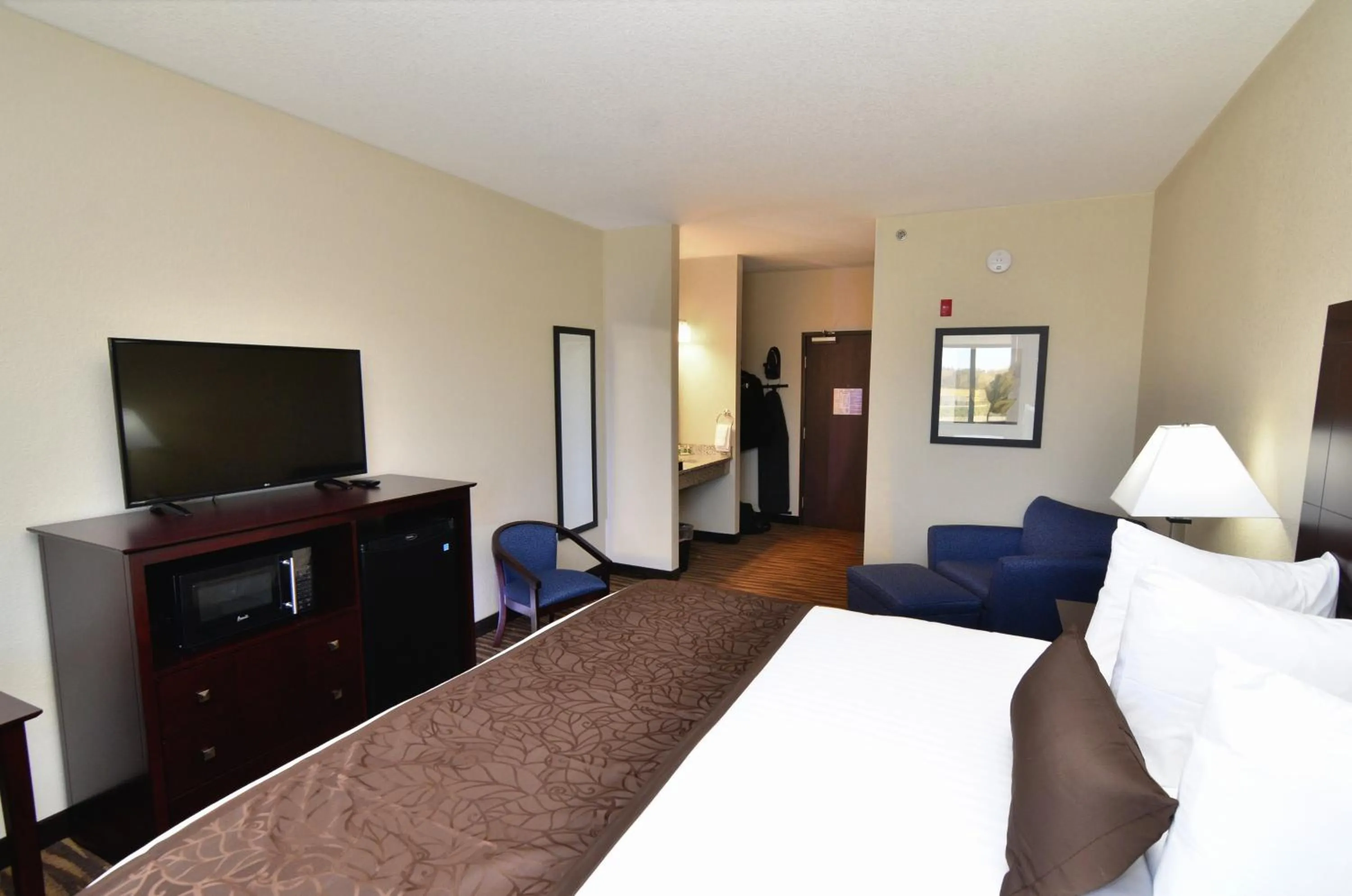 Standard King Room in Cornerstone Inn & Suites Oelwein