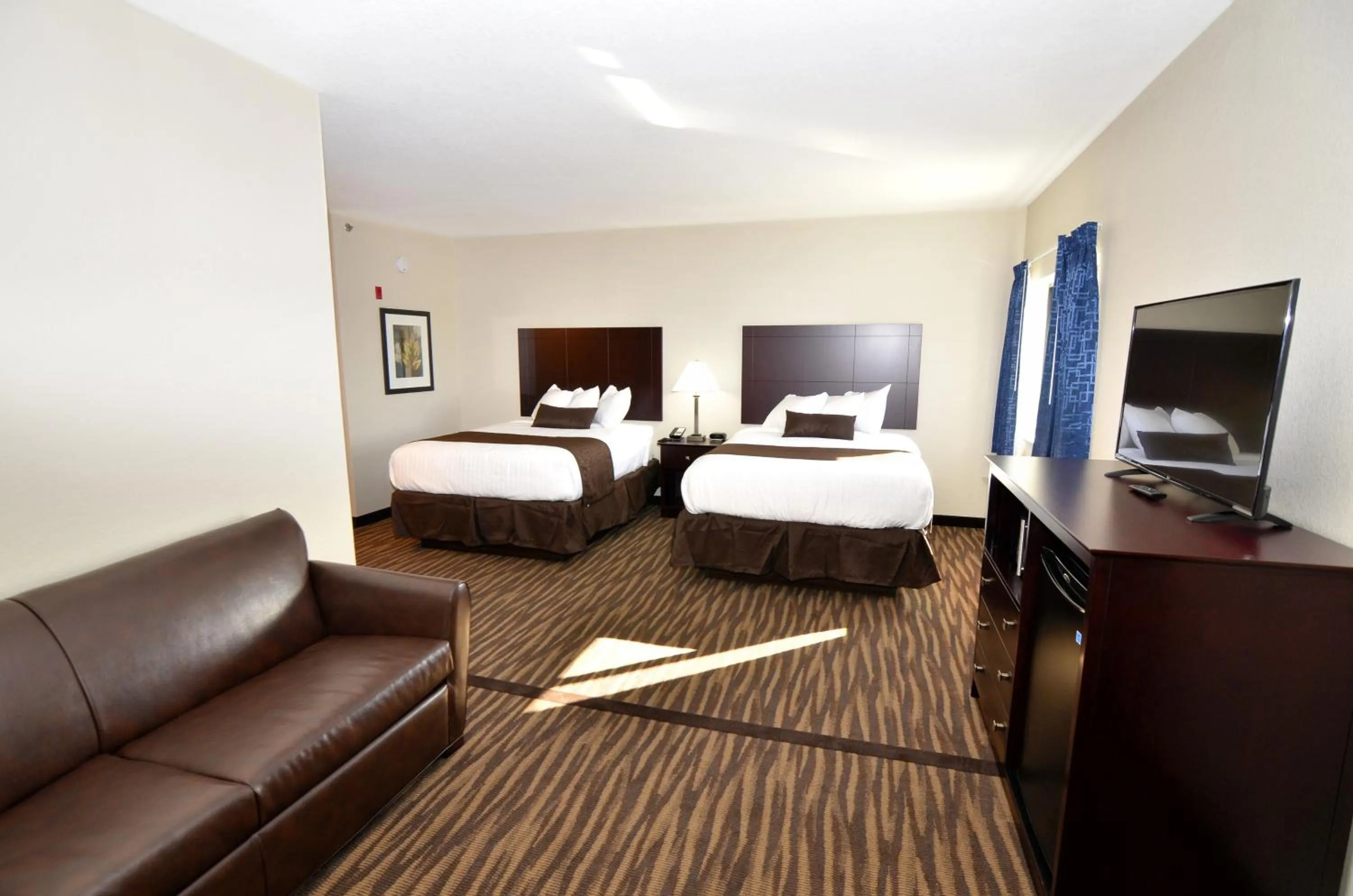 Superior Queen Room in Cornerstone Inn & Suites Oelwein