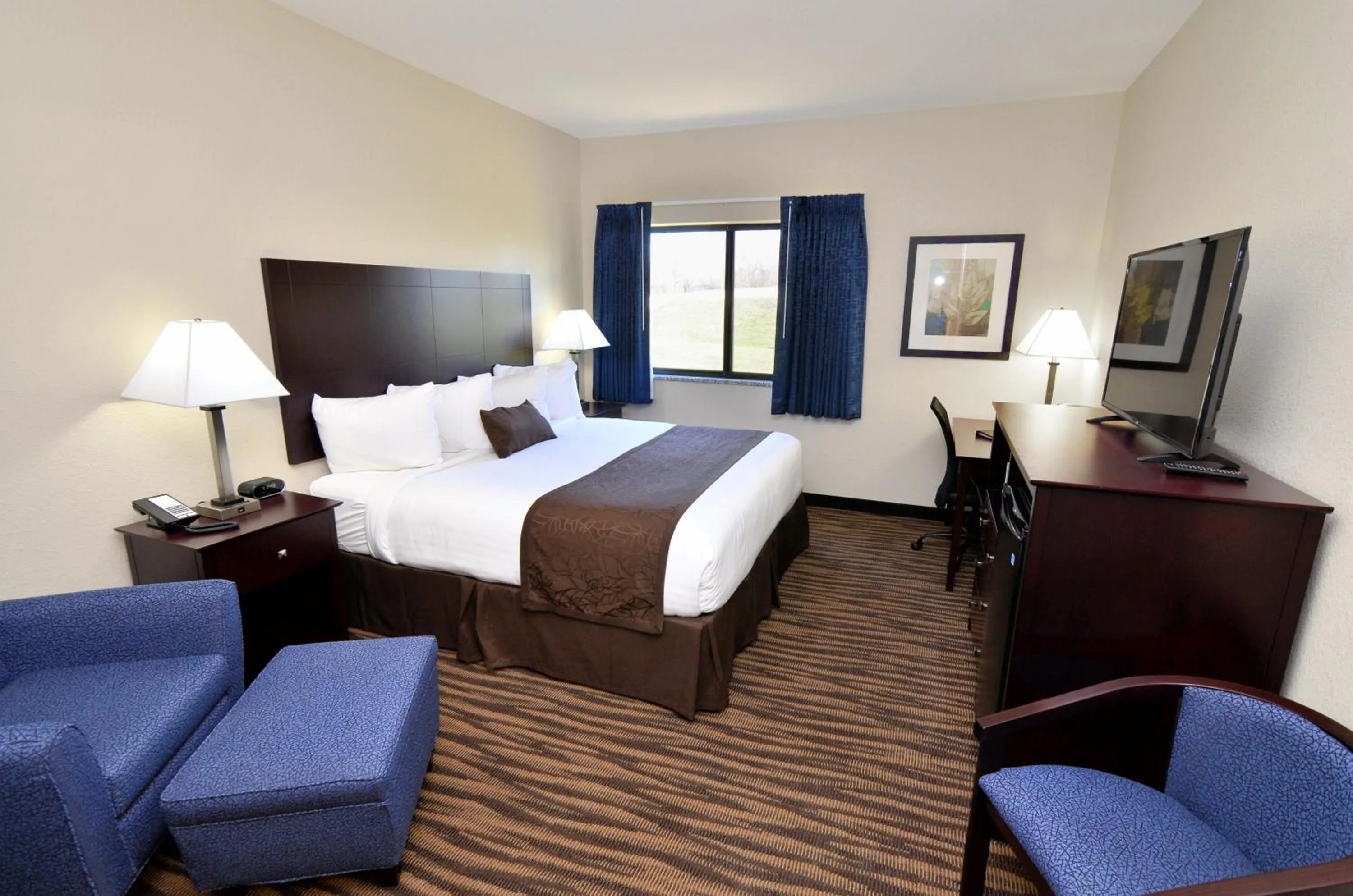 King Room - Disability Access in Cornerstone Inn & Suites Oelwein
