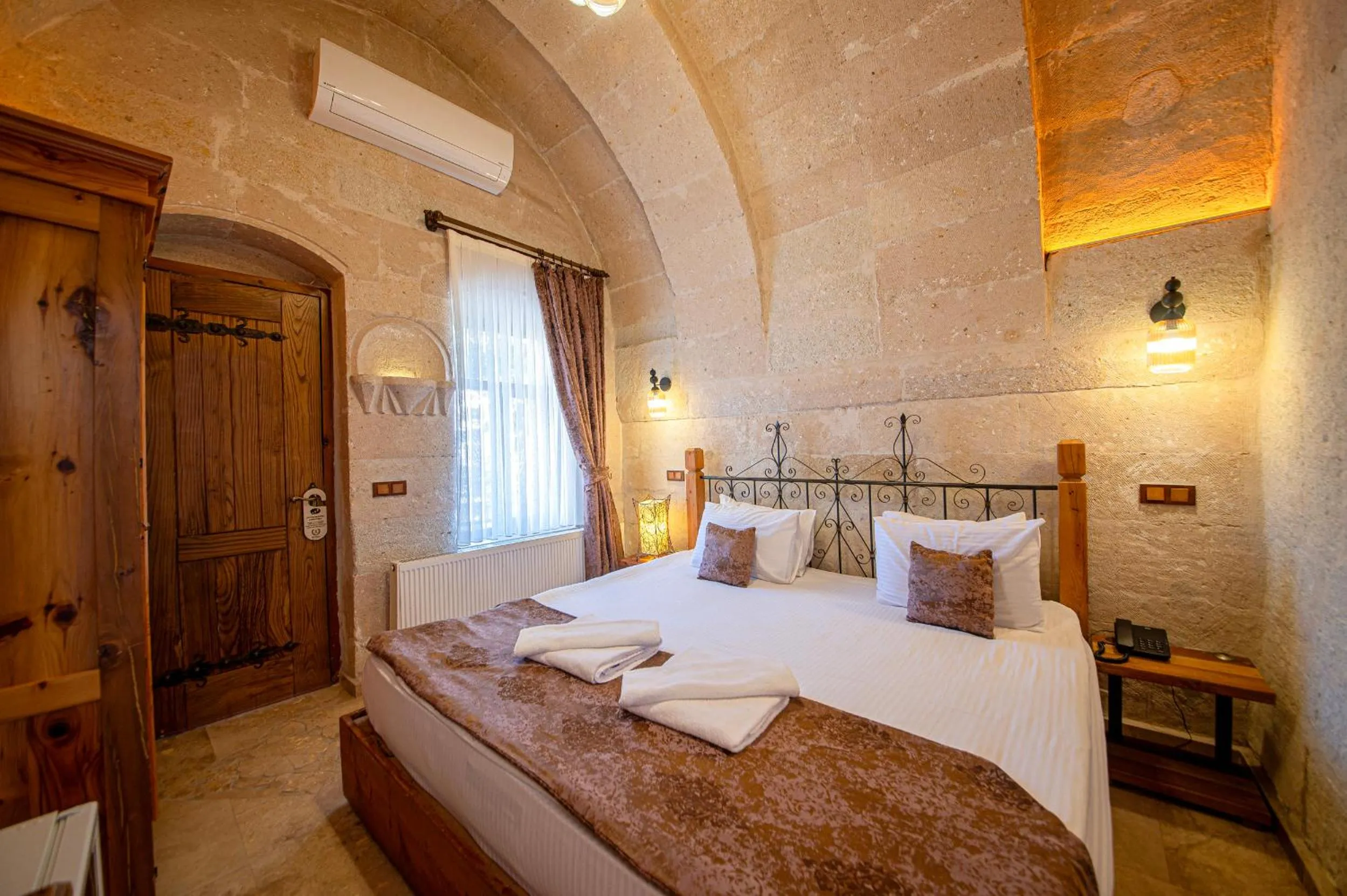 Standard Double Room in Roma Cave Suite
