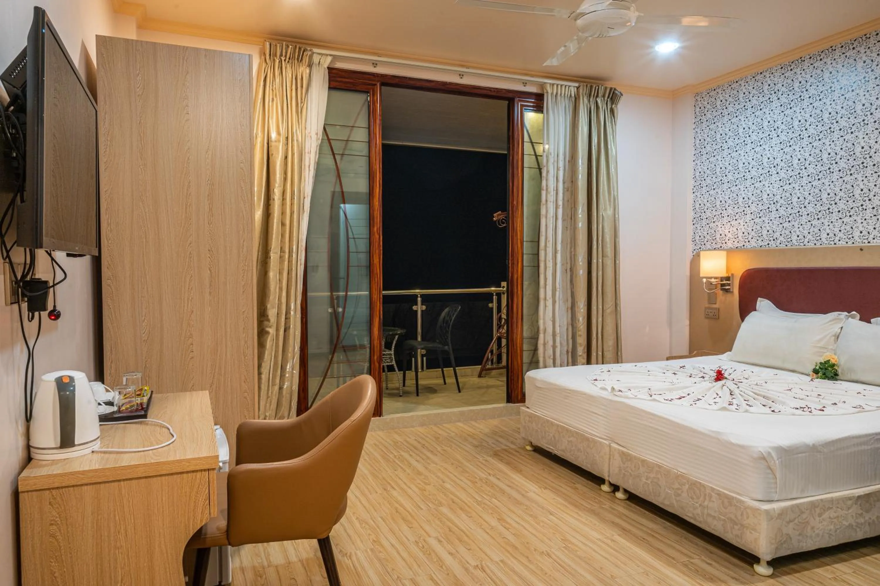 Deluxe Double or Twin Room with City View in Sunrise Beach