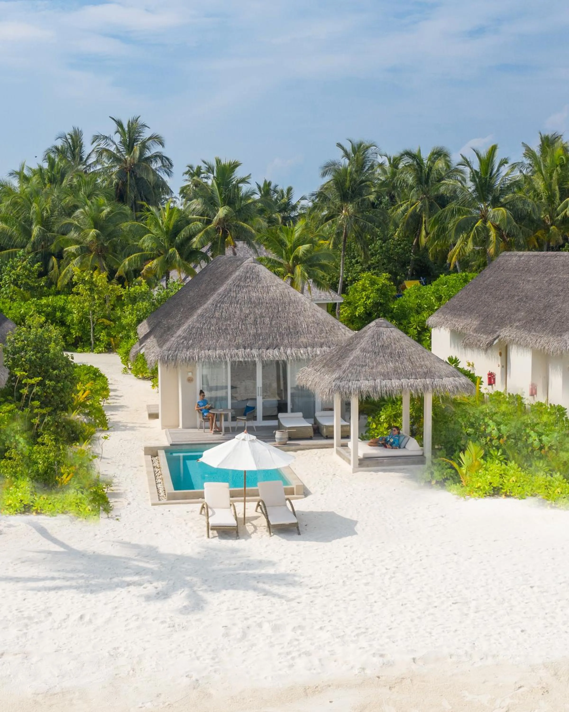 Pool Grand Beach Villa in Baglioni Resort Maldives - Luxury All Inclusive