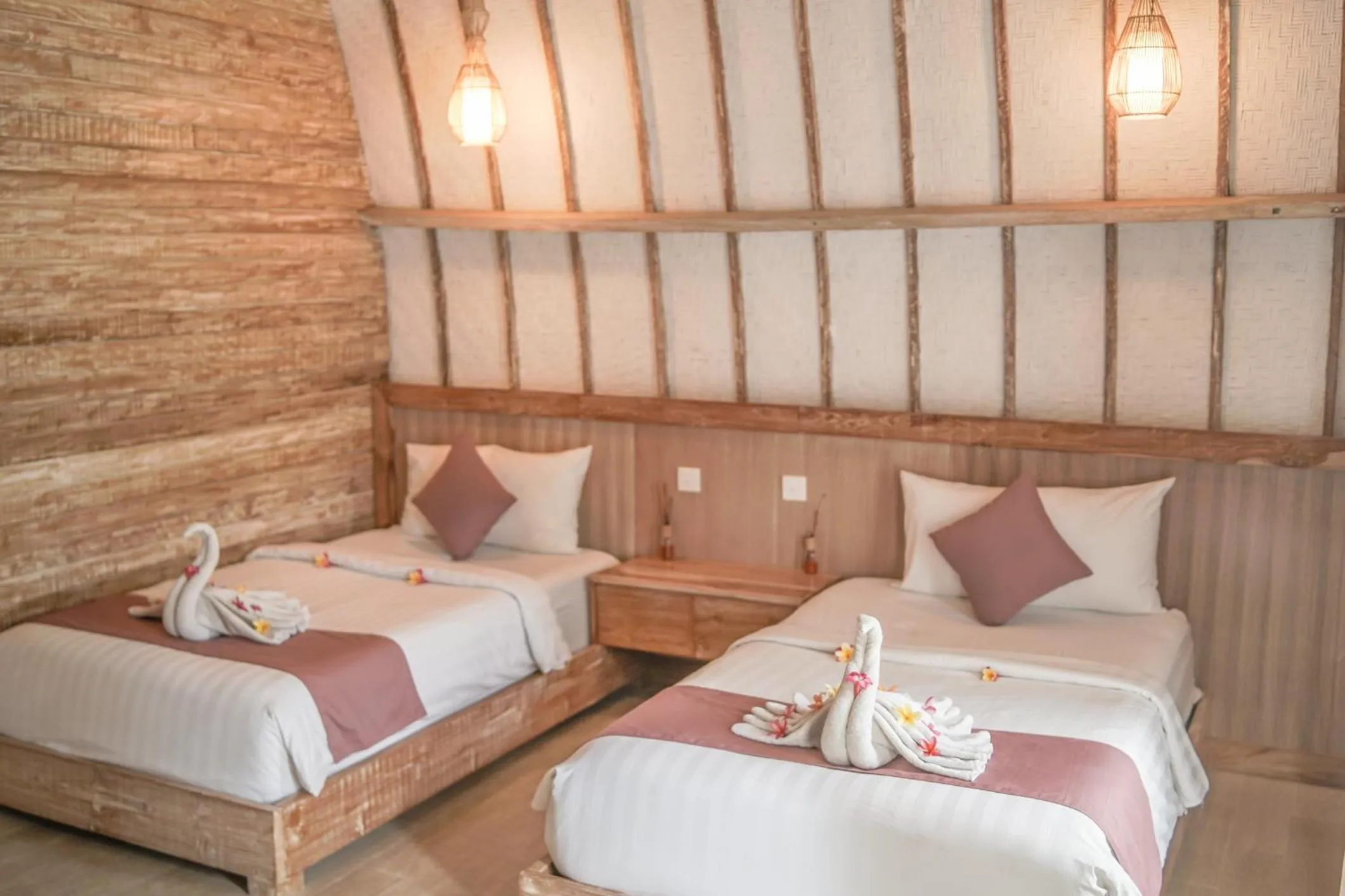 Deluxe Twin Bungalow with Garden View in La Roja Bungalows