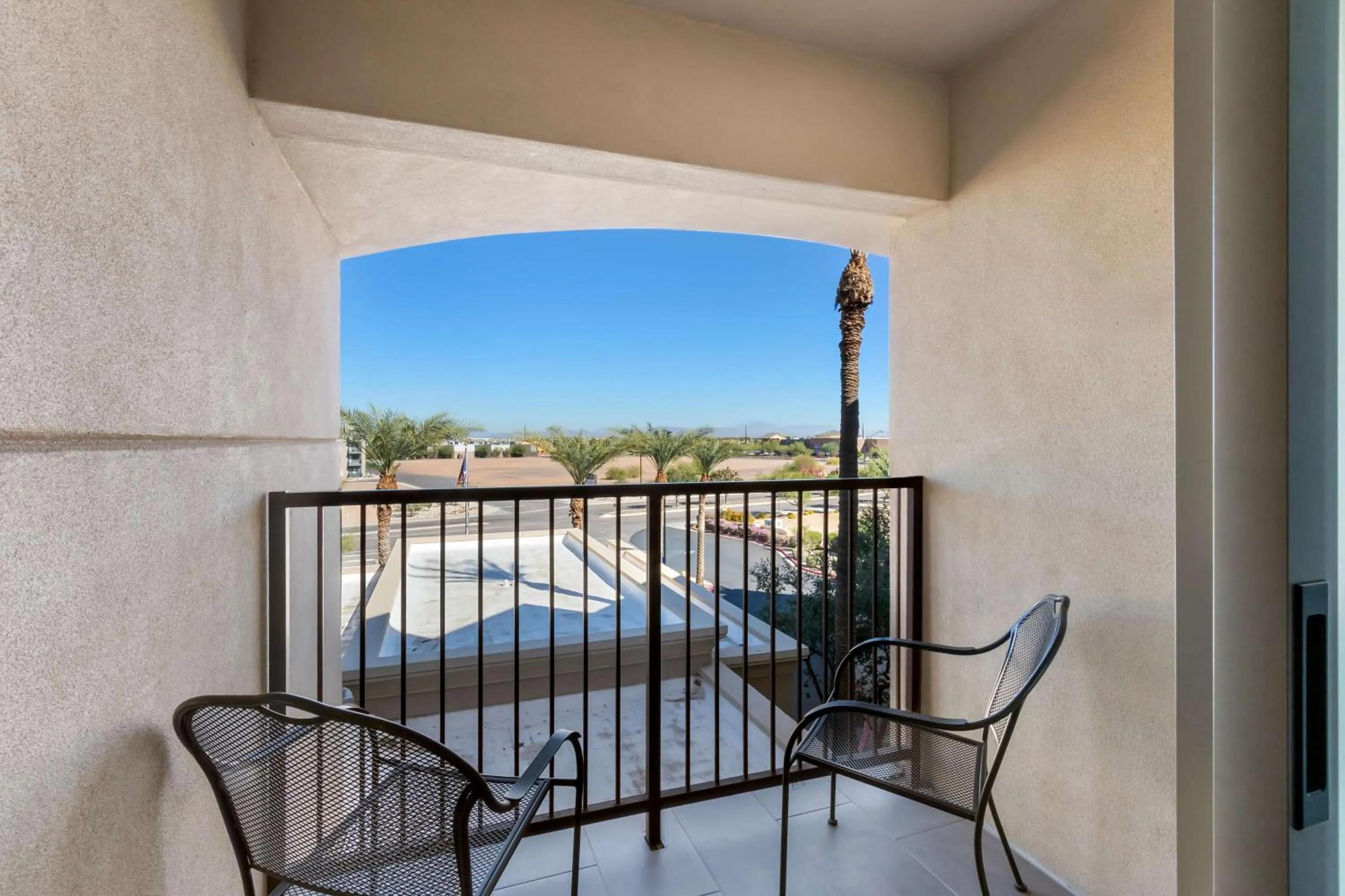 King Studio with Balcony in Hampton Inn & Suites Phoenix/Gilbert