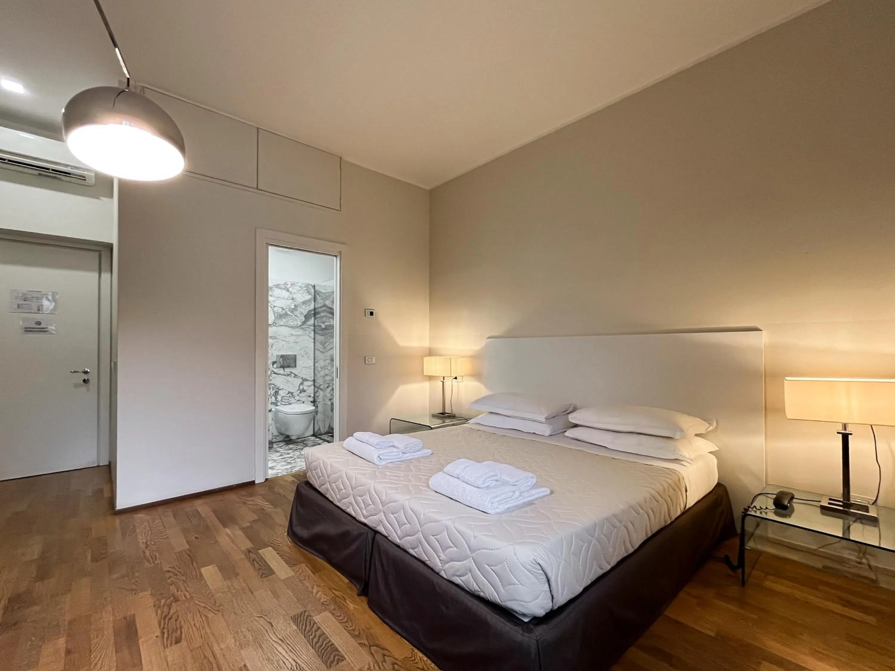 Standard Double Room or Twin Room - single occupancy in Hotel la Scala