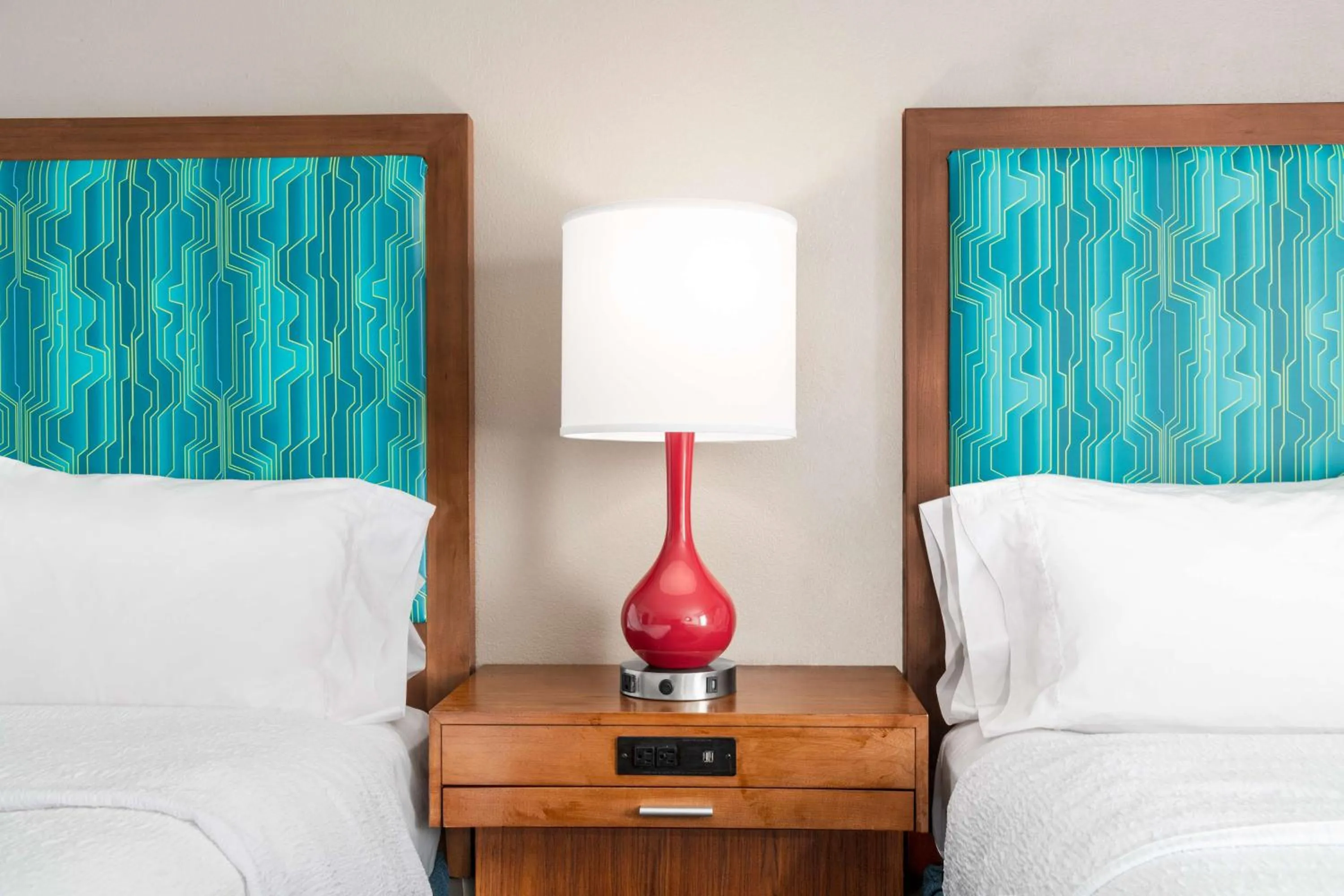 Queen Room with Two Queen Beds - Hearing Access/Non-Smoking in Hampton Inn Martinsburg