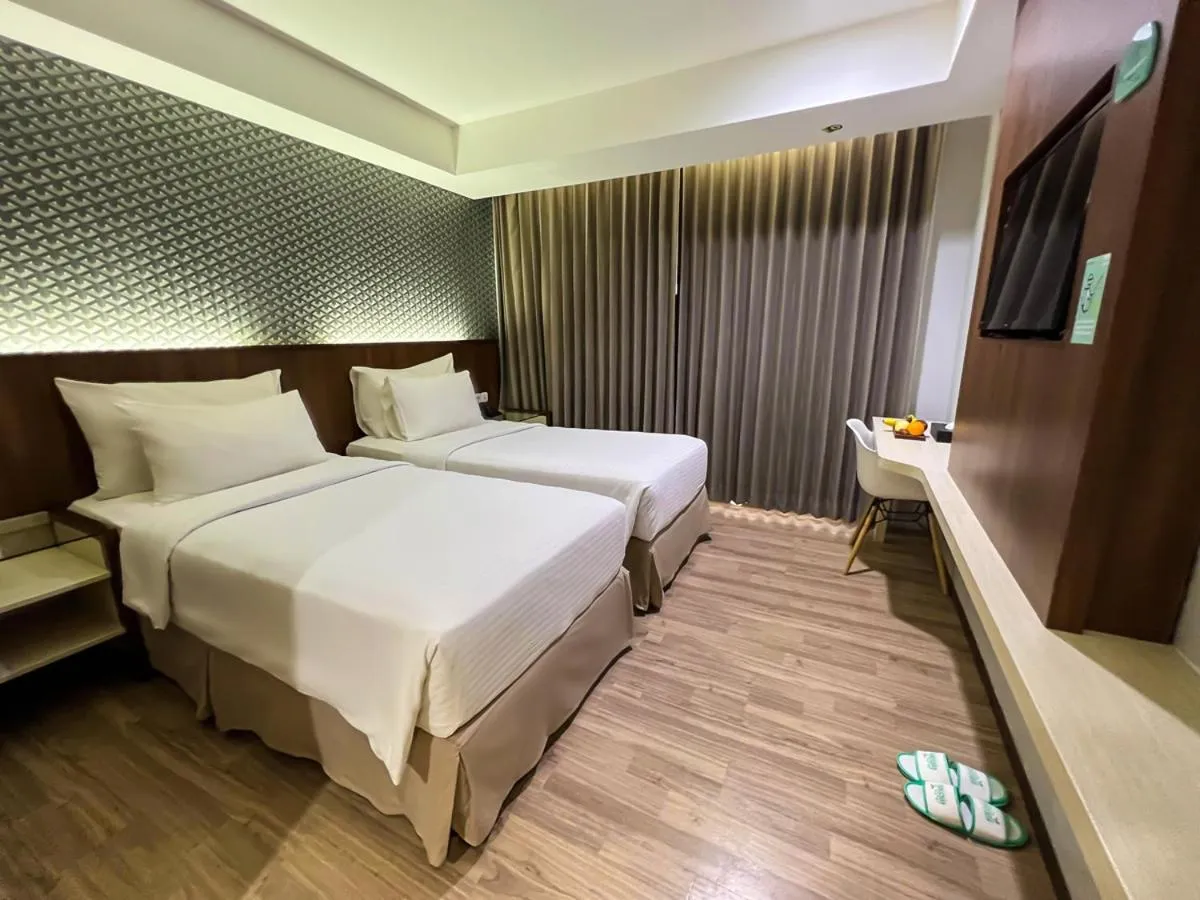 Superior Twin Room in Hotel Ayola Sunrise Mojokerto