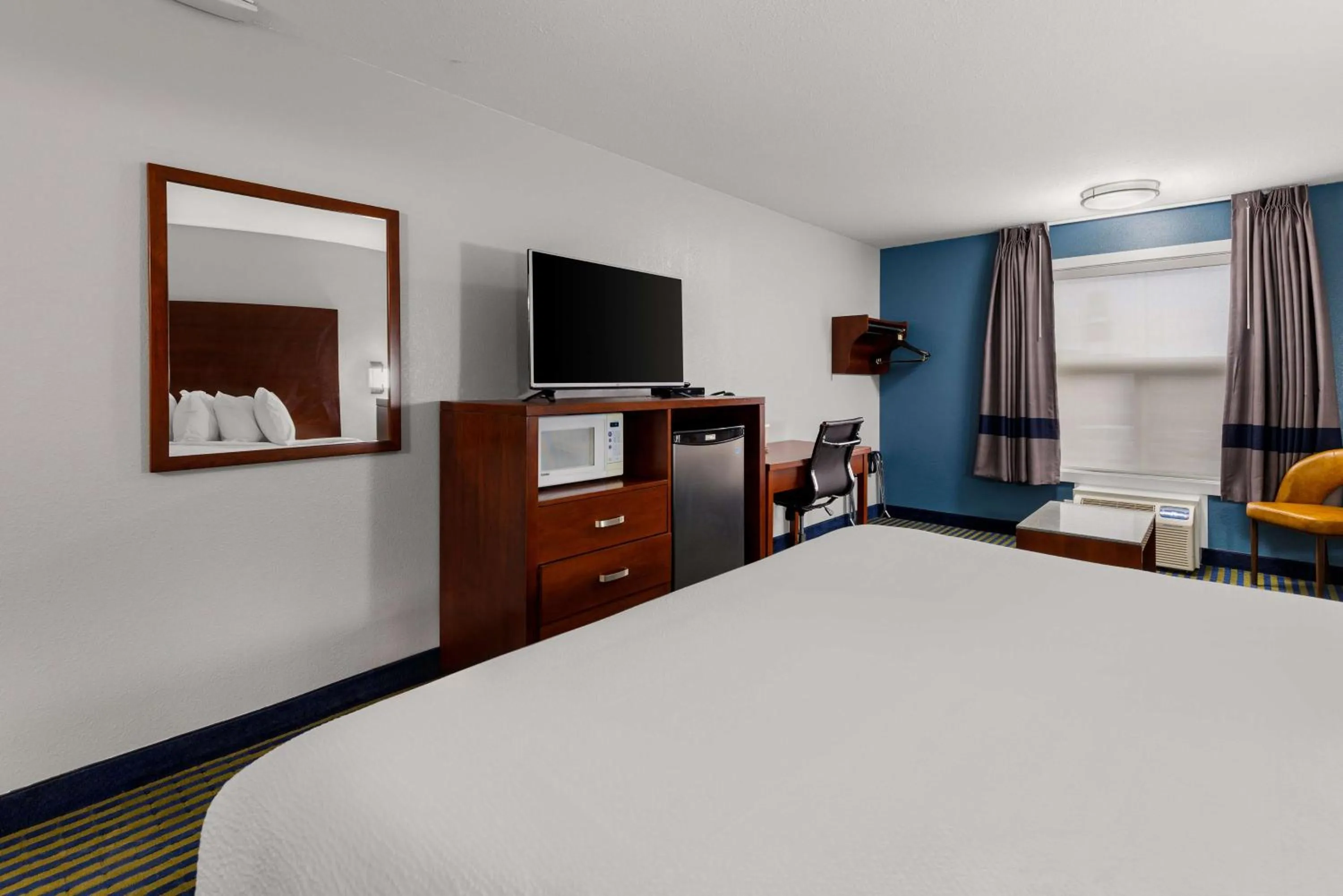 King Room in SureStay Plus by Best Western Brooks