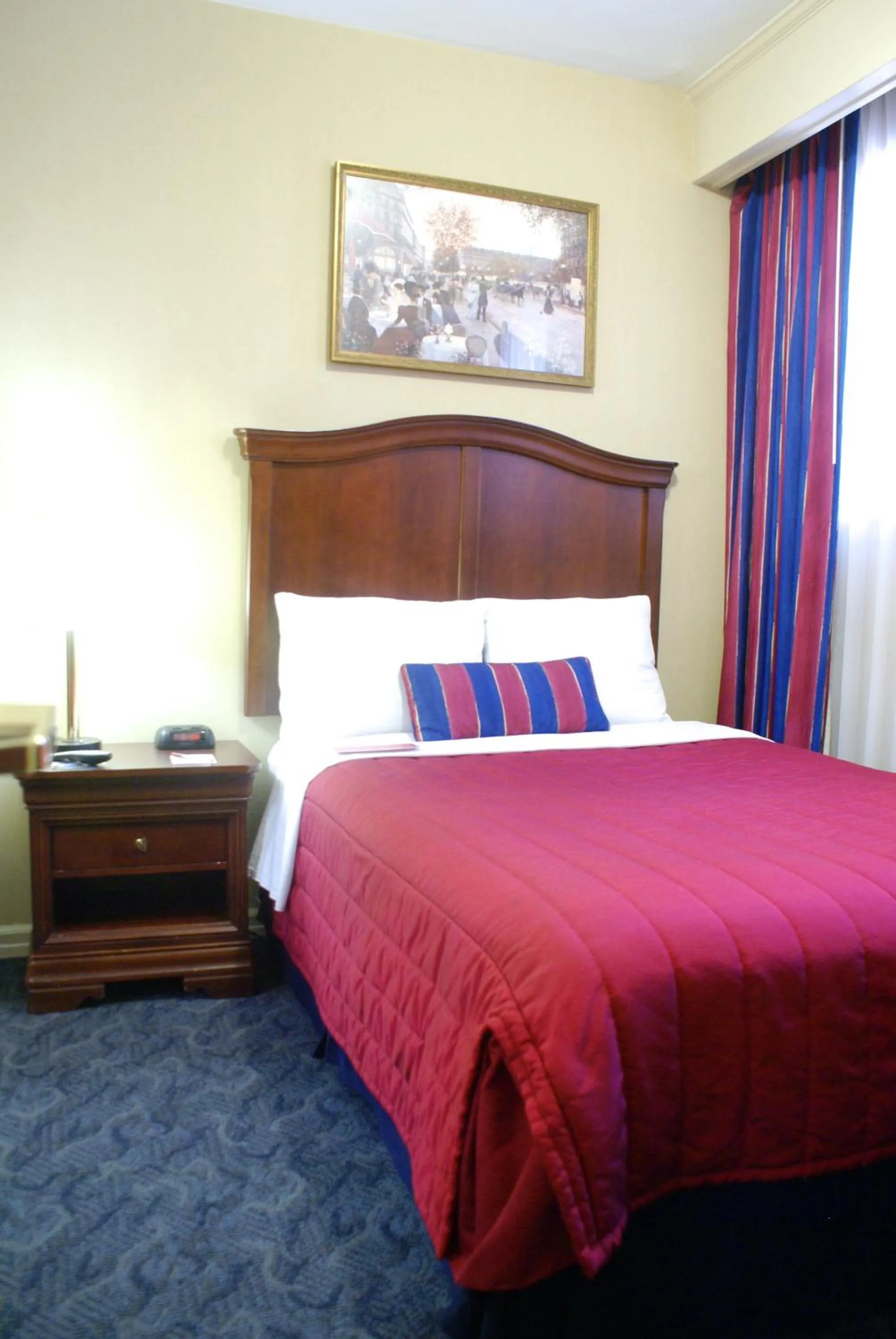 Business Queen Room - Non-Smoking in Ramada by Wyndham Jersey City