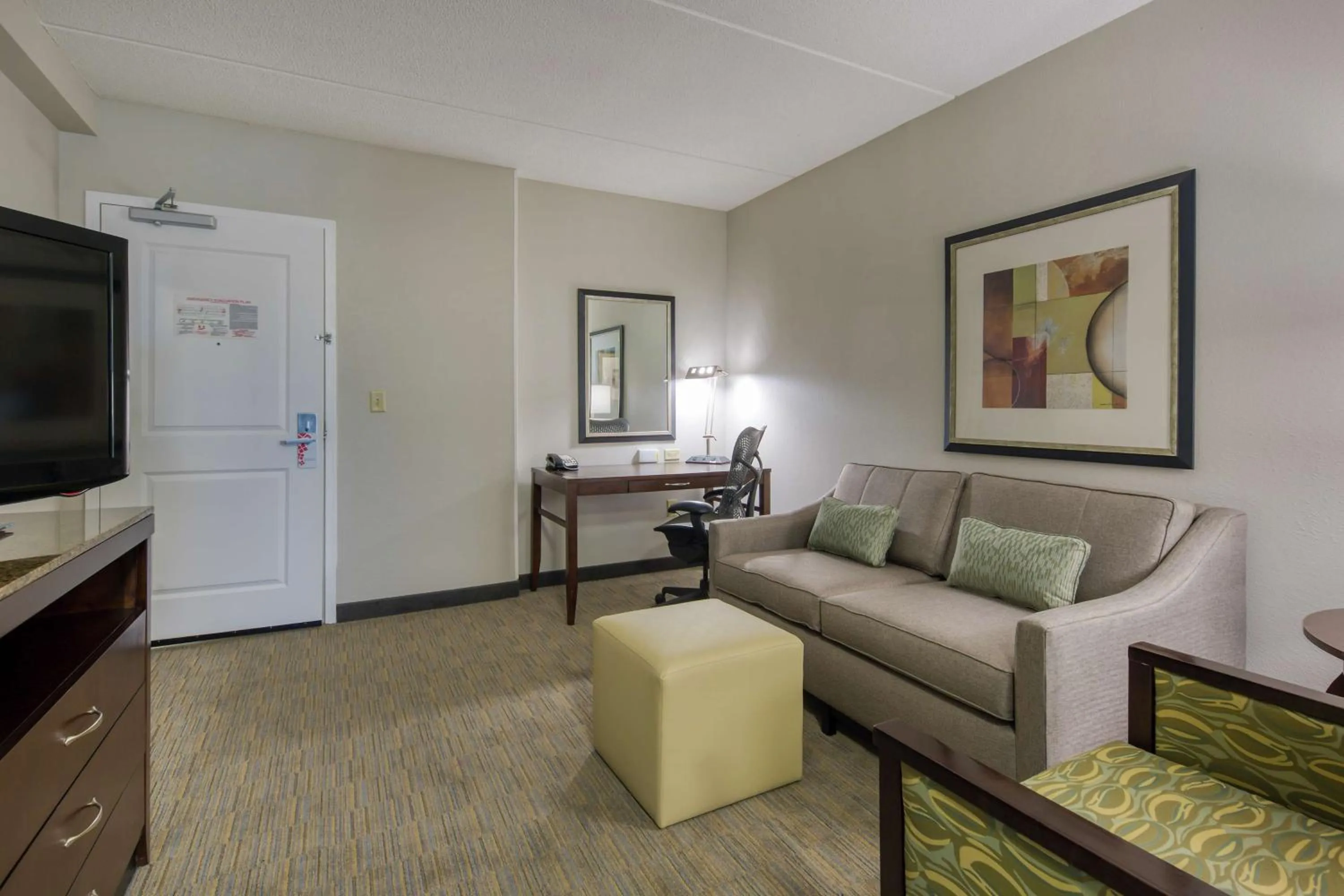 Junior King Suite with Seating Area in Hilton Garden Inn Durham Southpoint