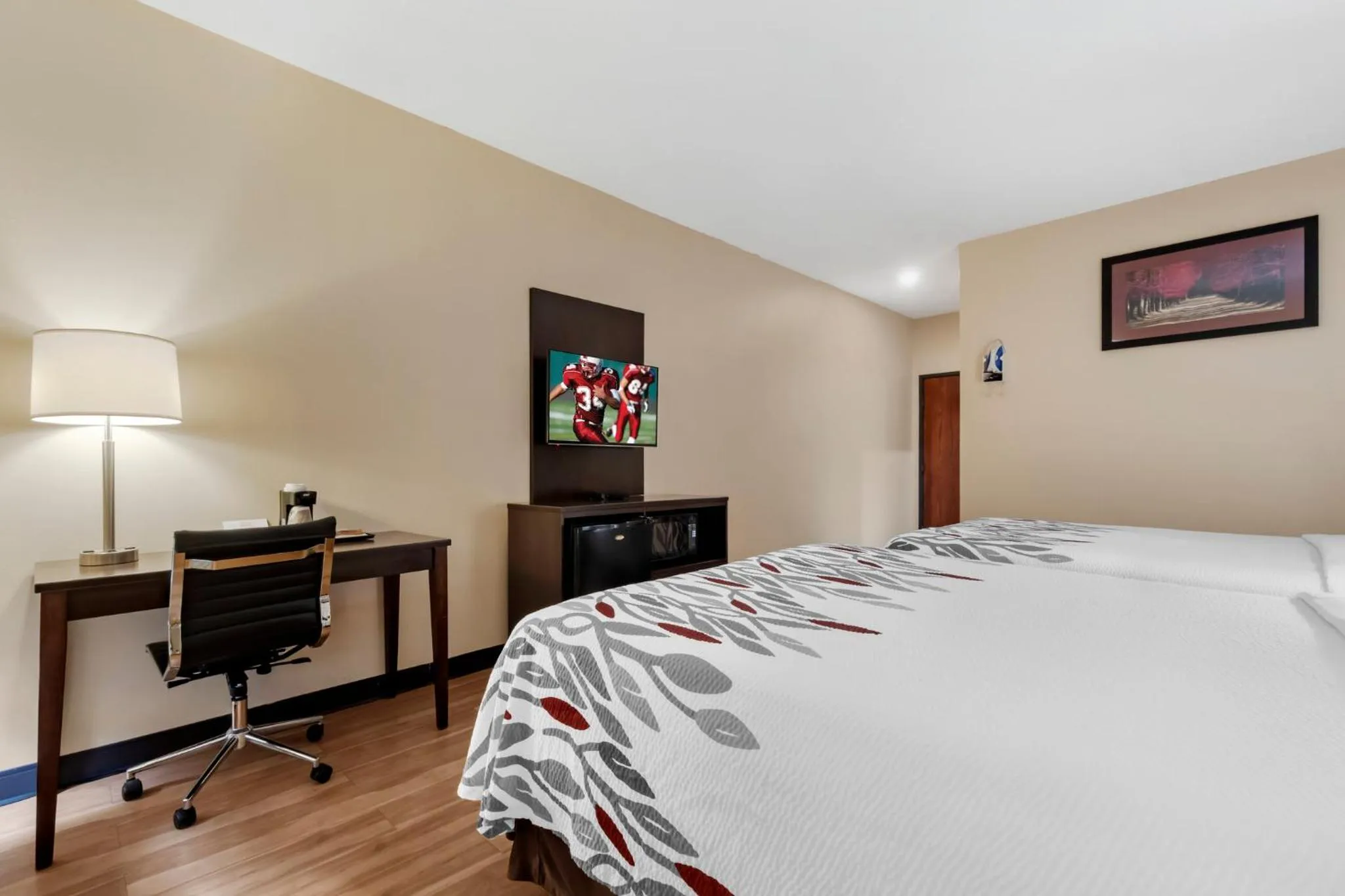  Superior Room with Two Queen Beds Non-Smoking in Red Roof Inn Dumas