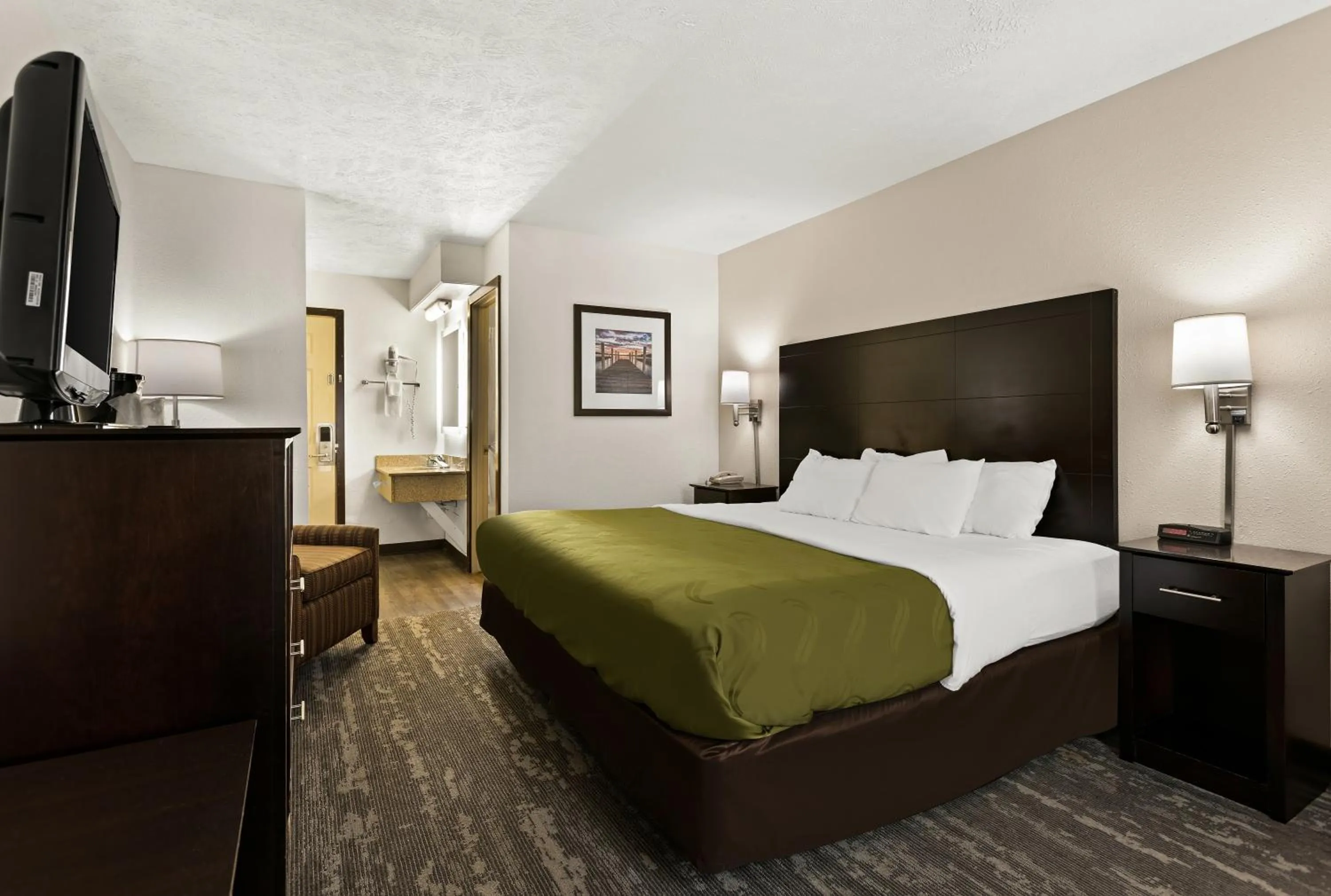 Queen Room - Accessible/Non-Smoking in Quality Inn