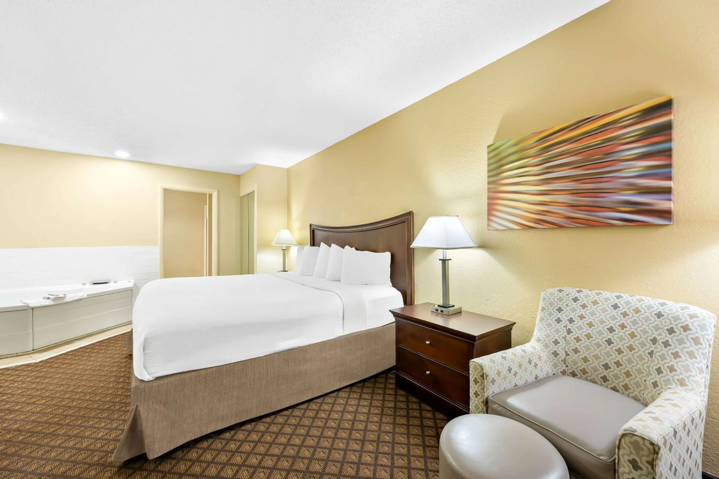 King Suite with Spa Bath - Non-Smoking in Best Western Coach House