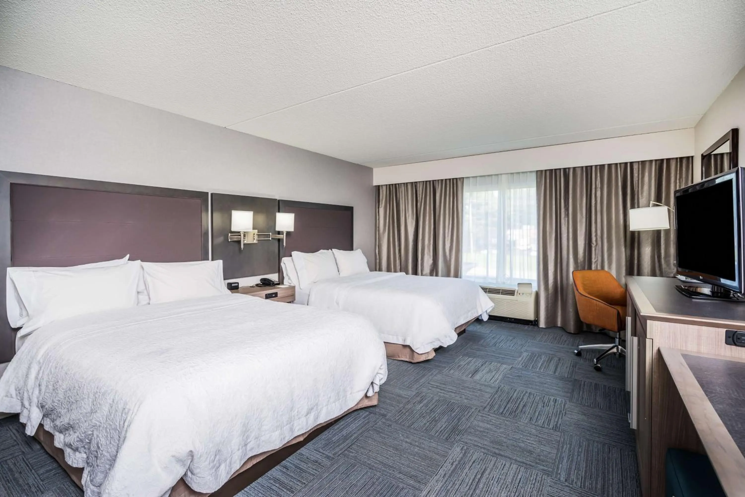 Queen Room with Two Queen Beds - Mobility Access/Non-Smoking in Hampton Inn Clifton Park