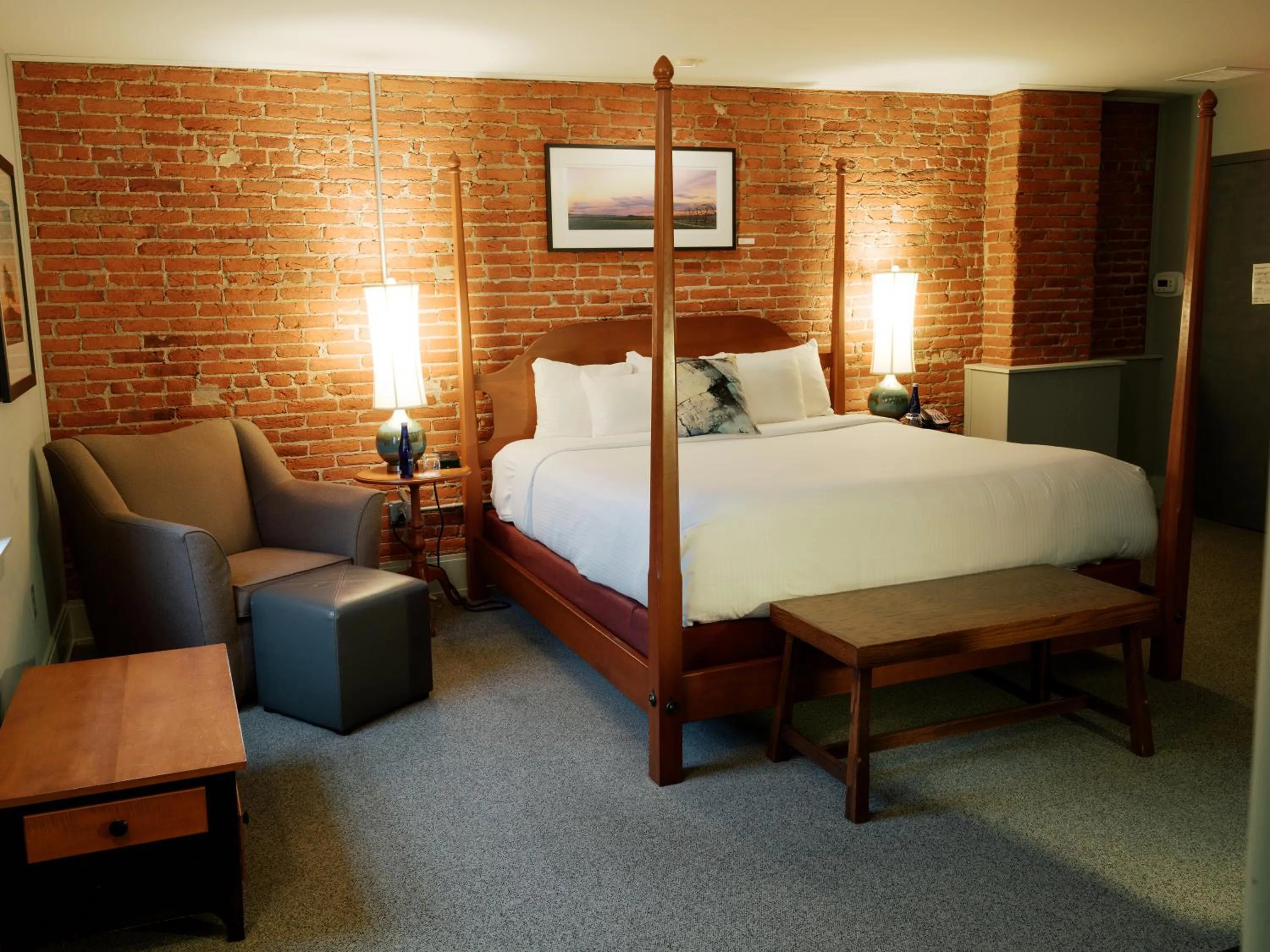 Deluxe King Room in Lancaster Arts Hotel