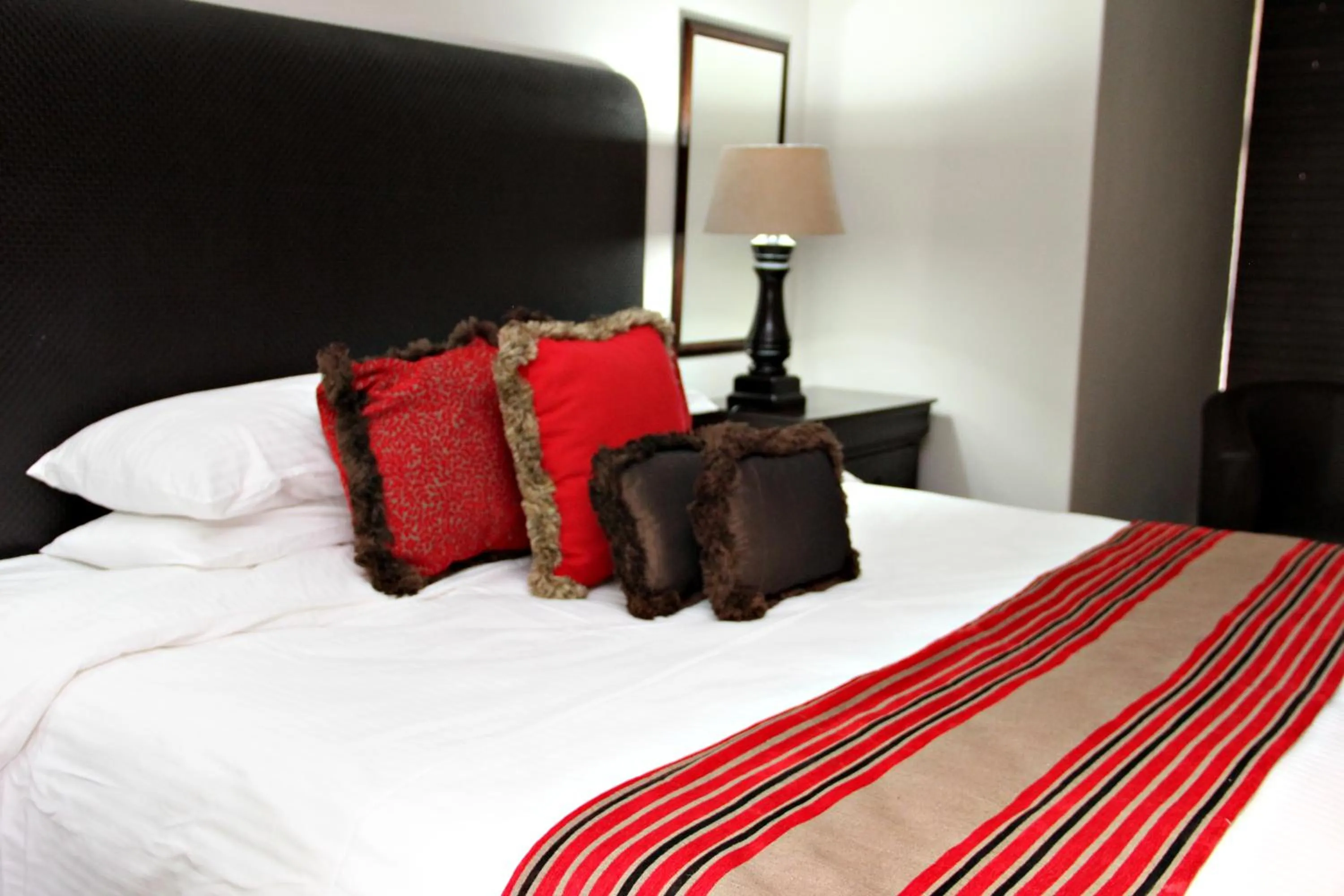 Deluxe King Room - single occupancy in Browns Manor