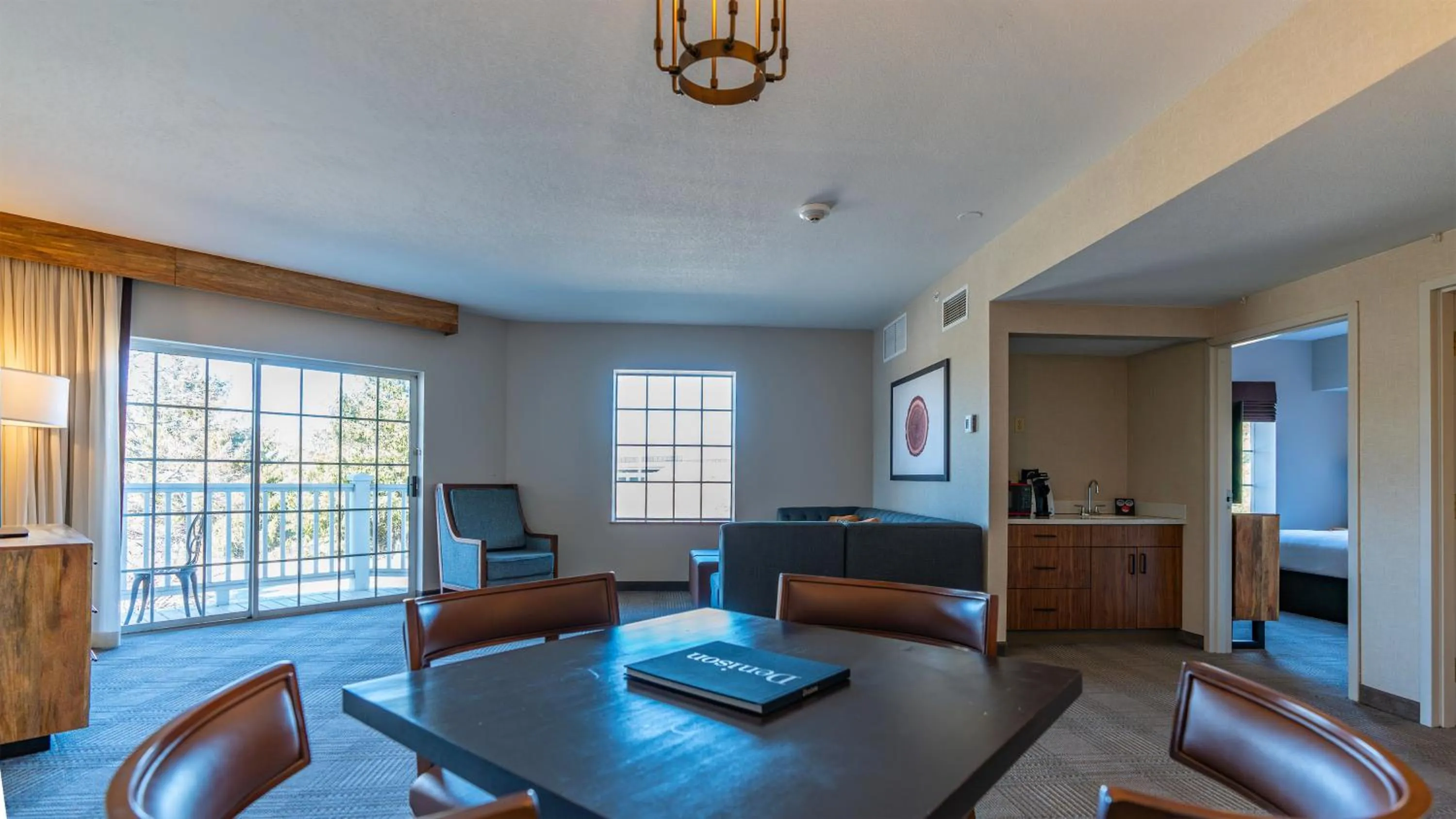 Executive King Suite in Cherry Valley Hotel