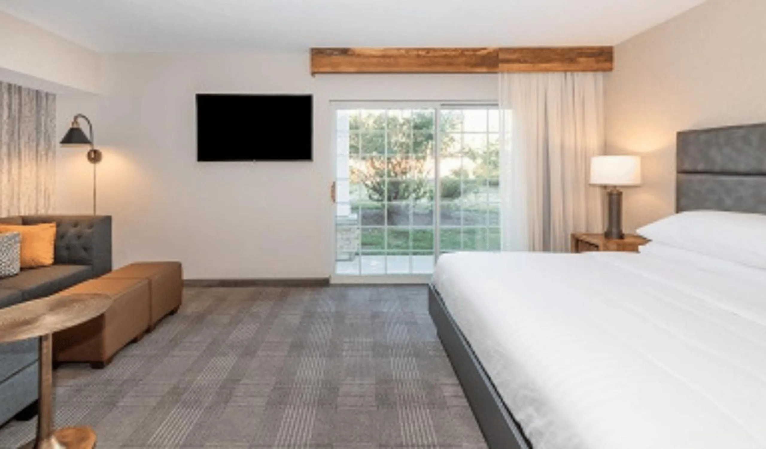 King Room with Mobility Accessible Tub and Sofa Bed in Cherry Valley Hotel