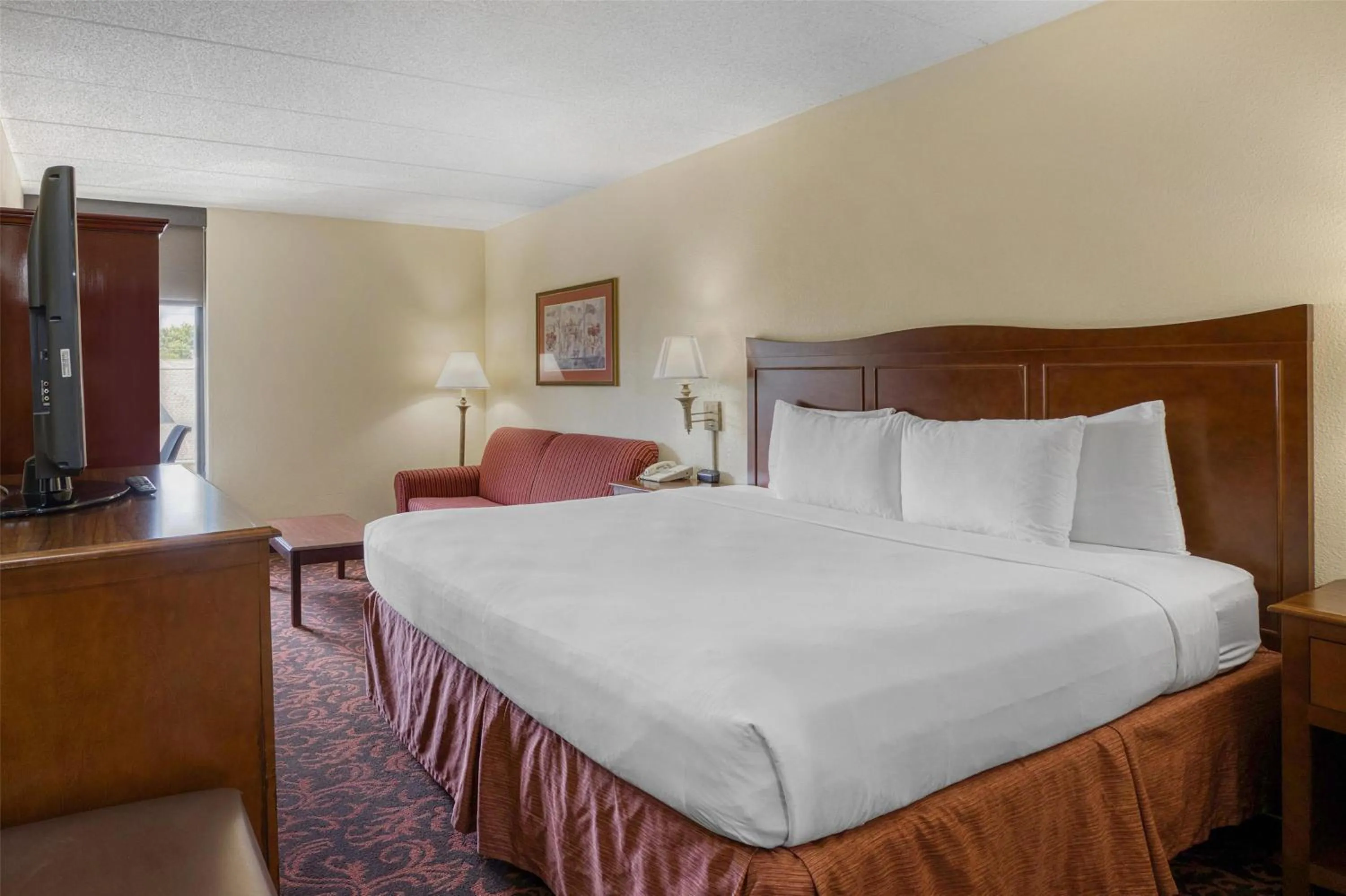 King Room with Sofa Bed - Non-Smoking in SureStay Plus Hotel by Best Western Chicago Lombard