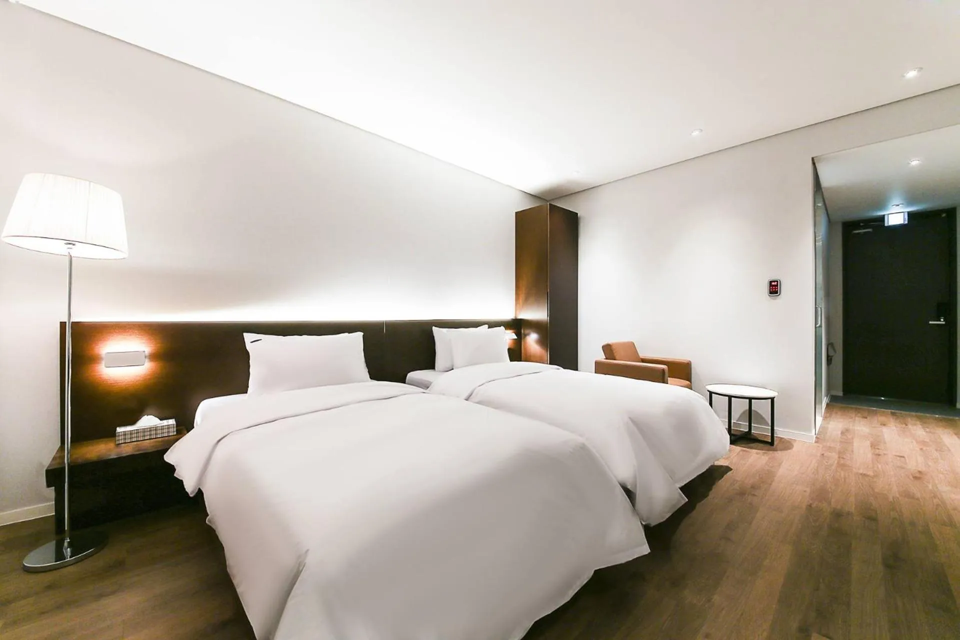 Deluxe Twin Room in Golden River Hotel