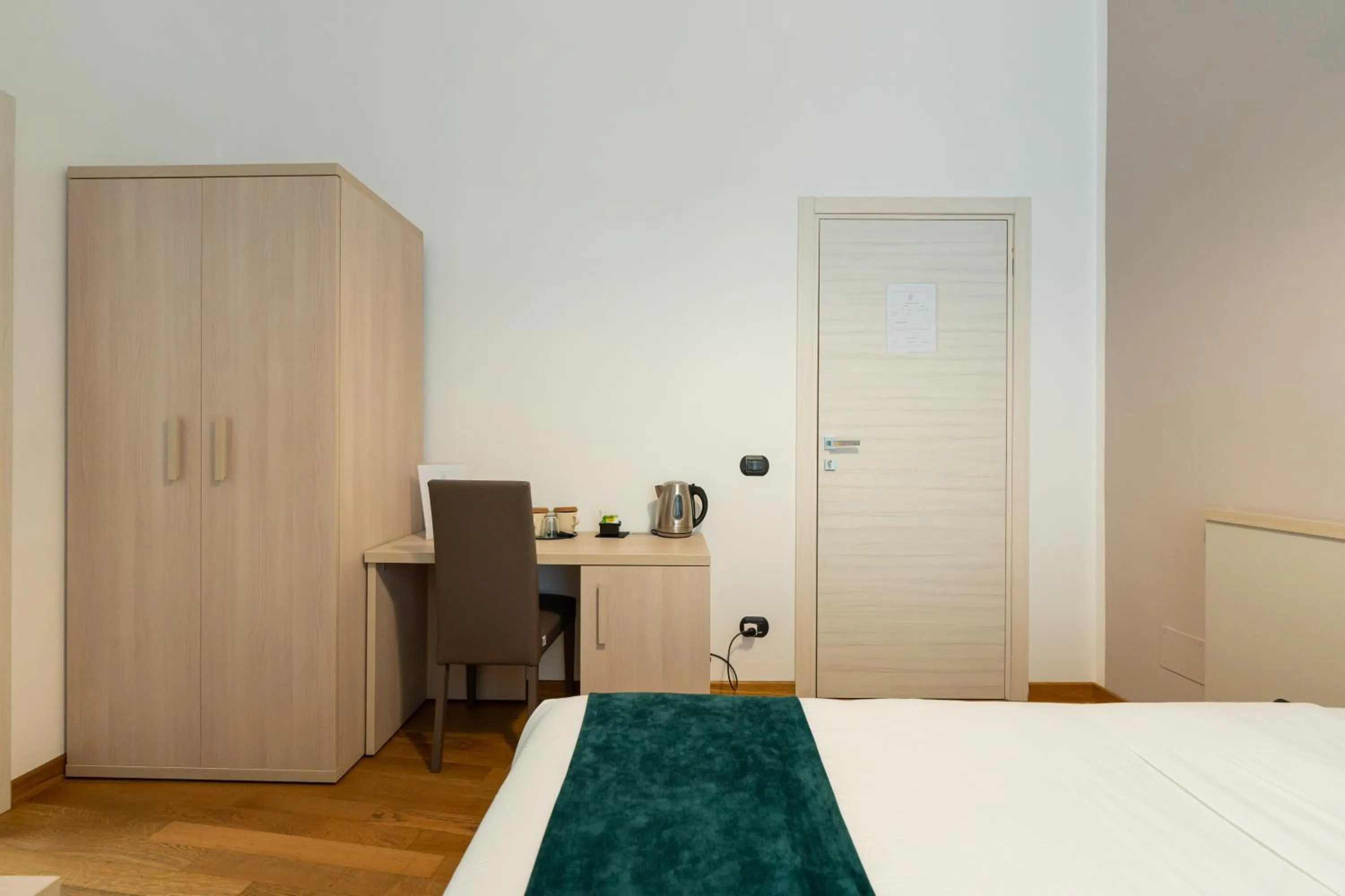 Deluxe Double Room with Shower in Duomo Hermes Relais - By Pera Rooms Collection