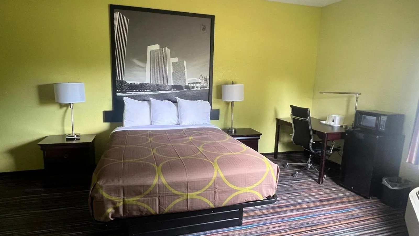 Queen Room - Non-Smoking in Super 8 by Wyndham Albany