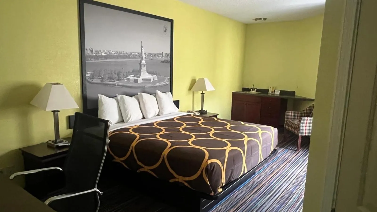 King Studio Suite - Non-Smoking in Super 8 by Wyndham Albany