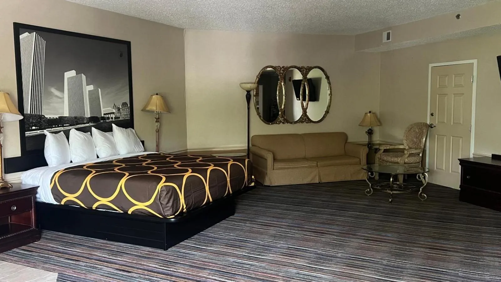 Superior King Room - Non-Smoking in Super 8 by Wyndham Albany