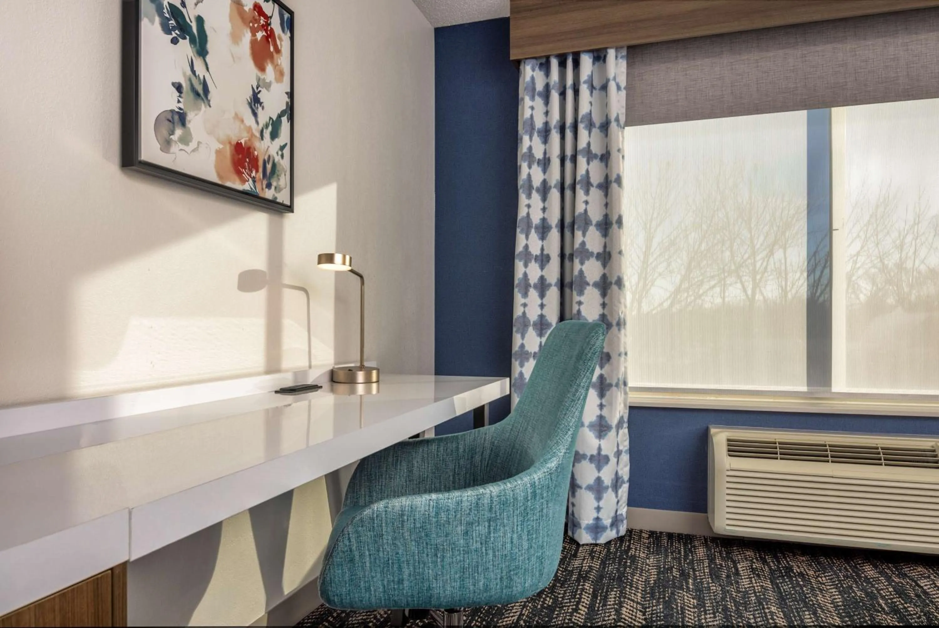 King Room in Hilton Garden Inn Oakbrook Terrace