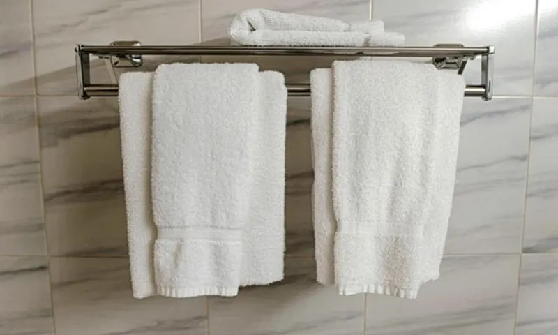 King Suite- Non-Smoking in Hotel Days Inn Blainville & Centre de Conférence