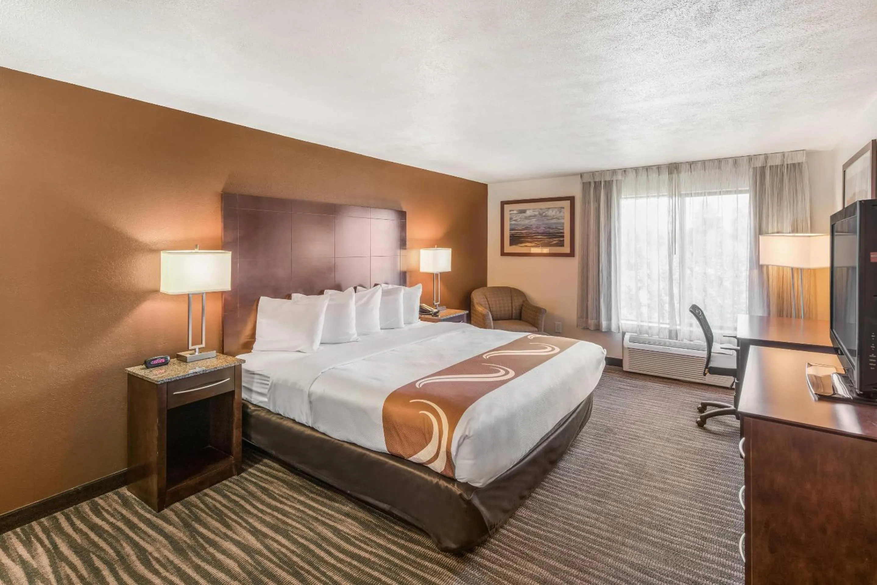 King Room - Non-Smoking in Quality Inn & Suites Downtown Walla Walla