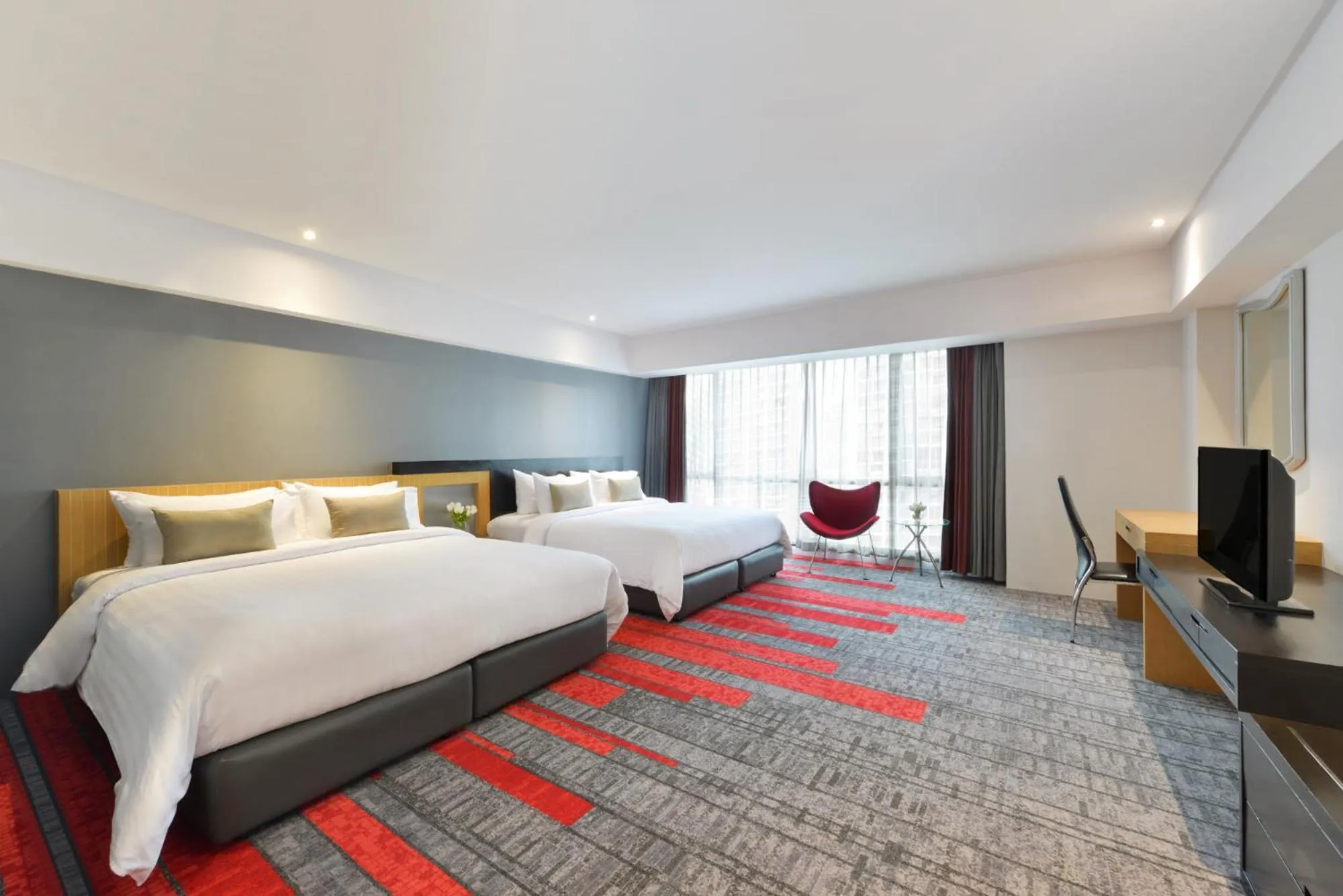 Grand Deluxe Triple  in BelAire Bangkok Sukhumvit