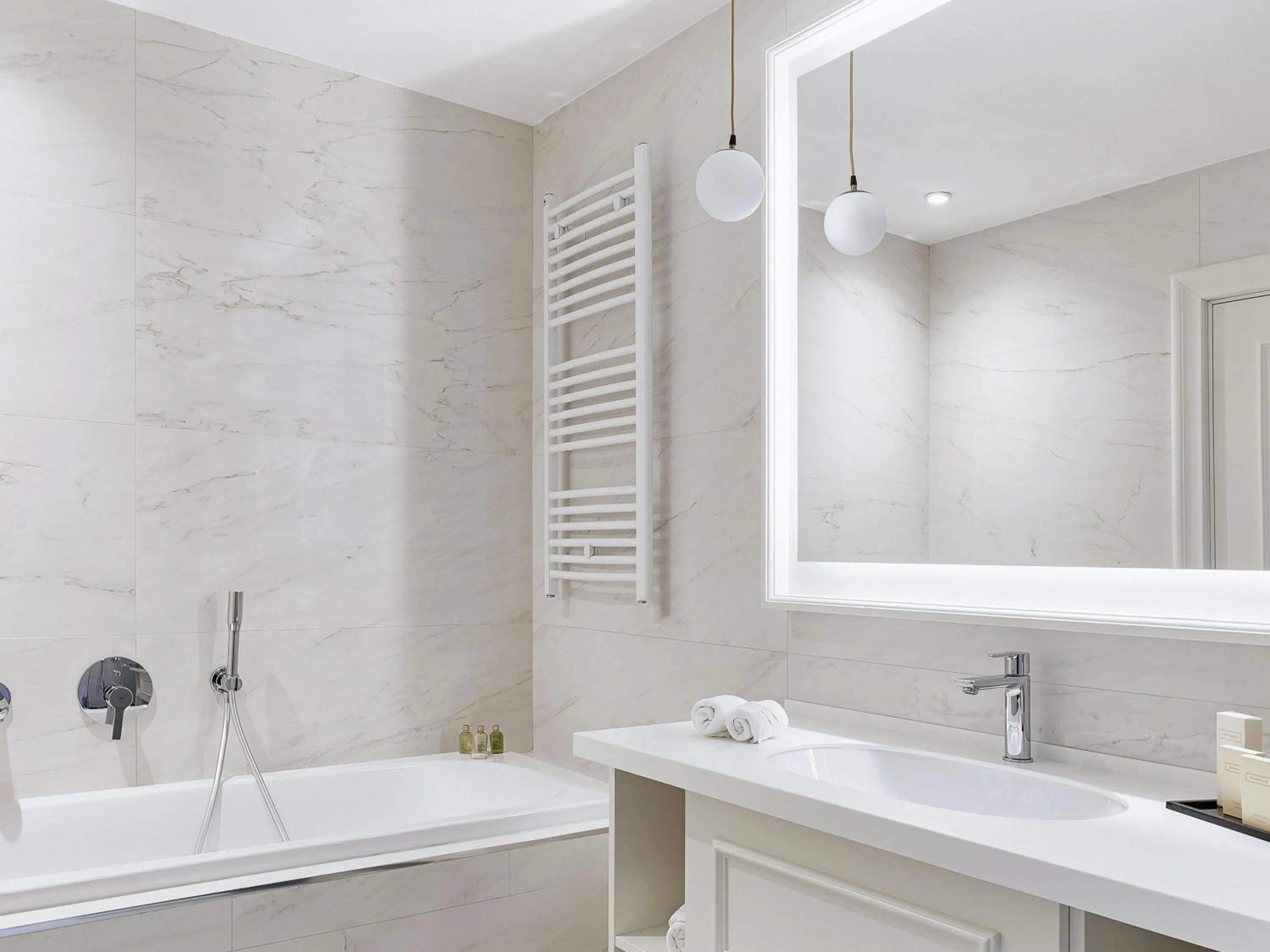 Jadran Deluxe Room with Garden in Heritage Grand Perast By Rixos