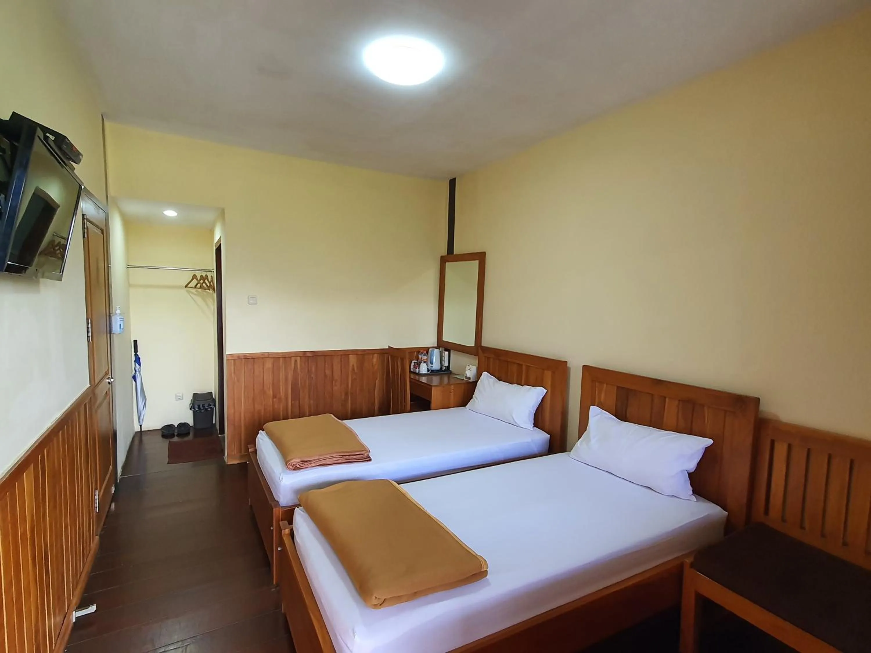 Superior Twin Room in Nusantara Hotel Sembalun
